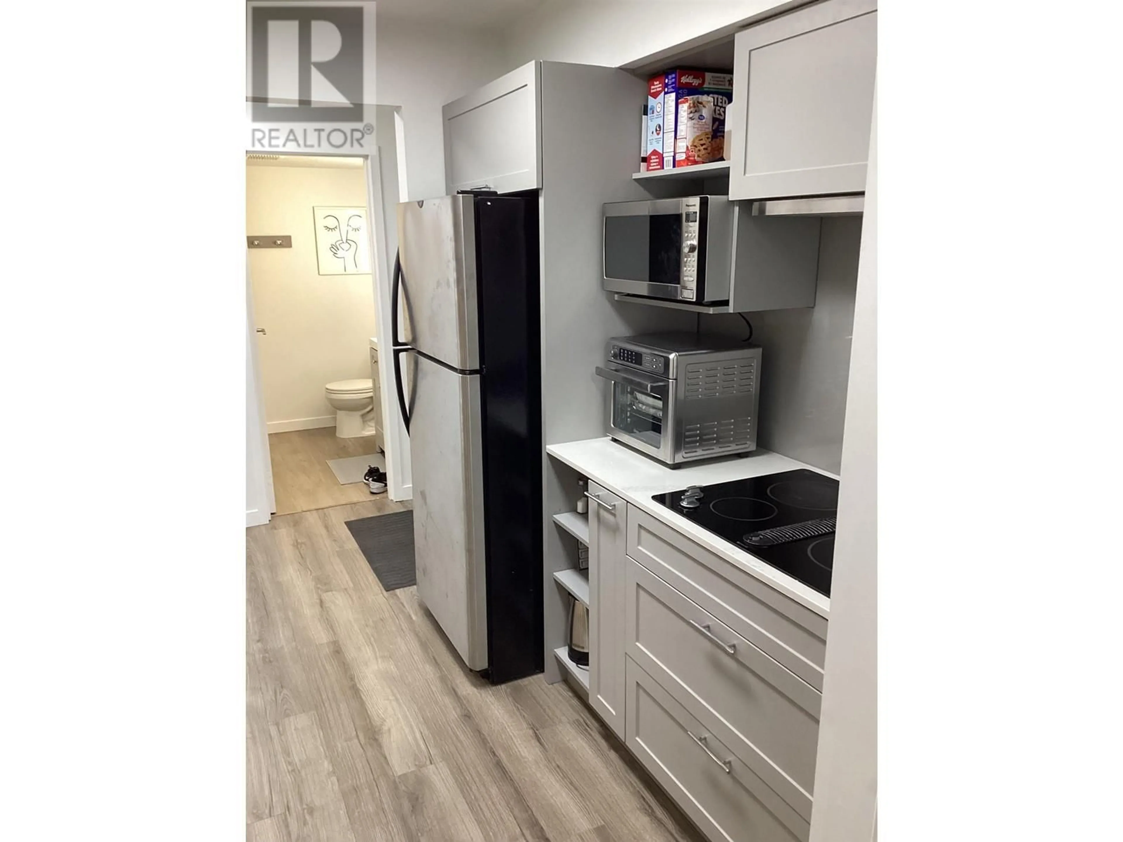 Standard kitchen, wood floors for 301 340 GINGER DRIVE, New Westminster British Columbia V3L5L7