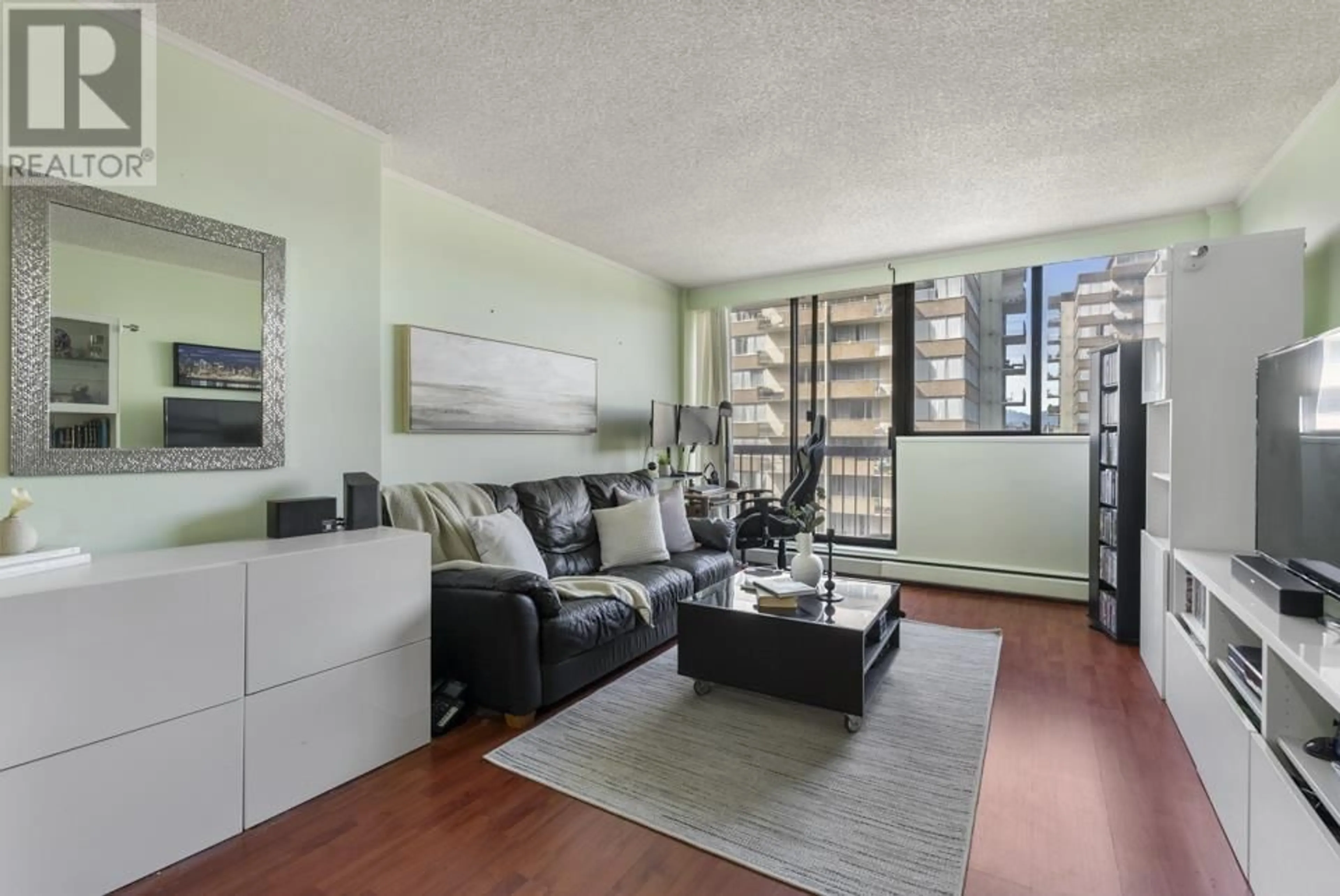 Living room, wood floors for 802 620 SEVENTH AVENUE, New Westminster British Columbia V3M5T6