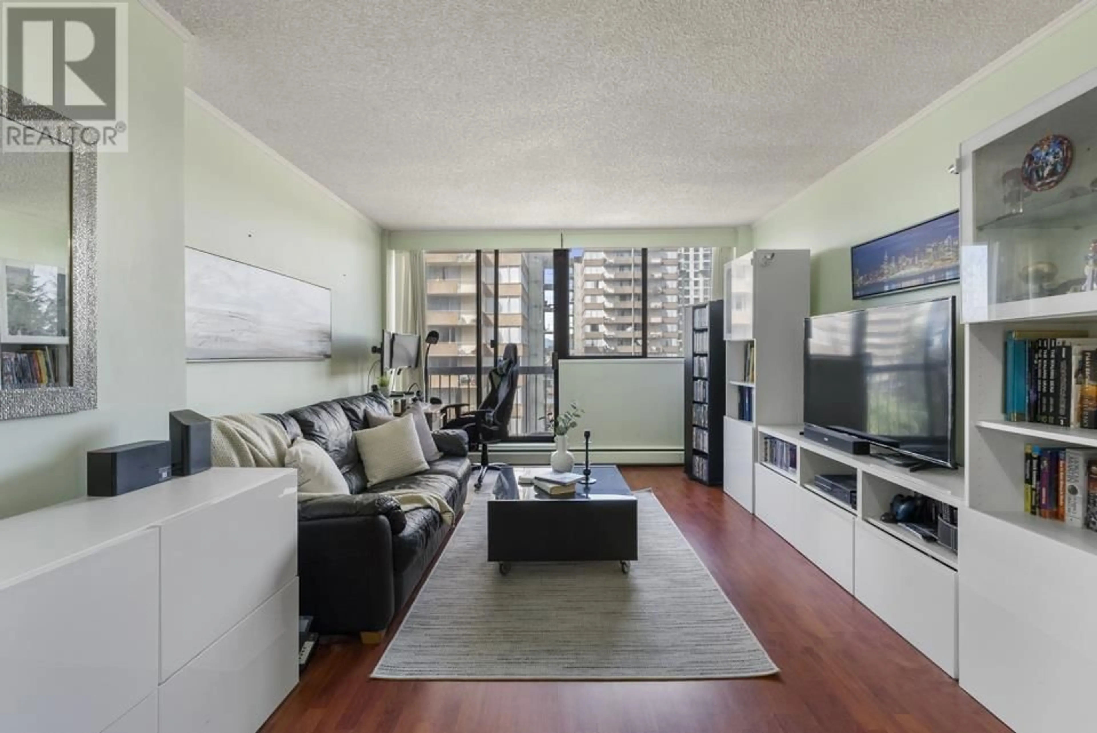 Living room, wood floors for 802 620 SEVENTH AVENUE, New Westminster British Columbia V3M5T6