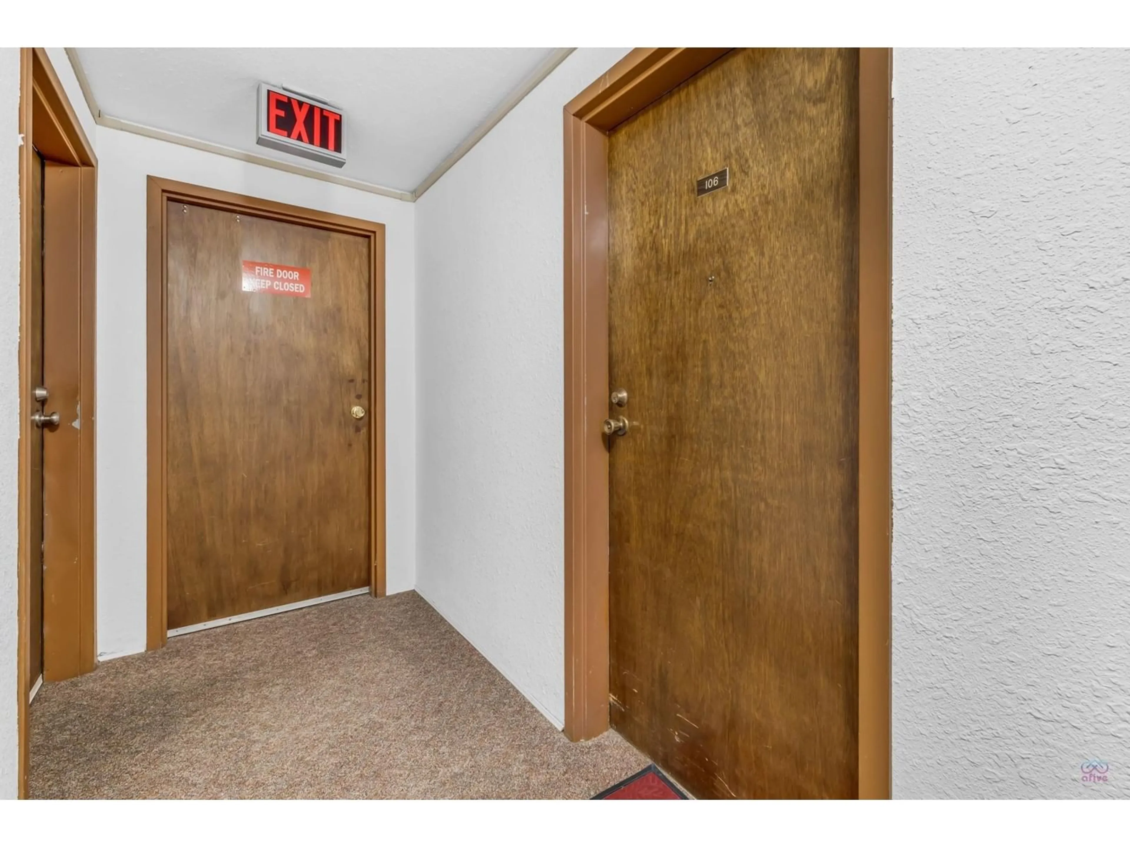 Indoor foyer, unknown floor for 106 1331 FIR STREET, White Rock British Columbia V4B4B3