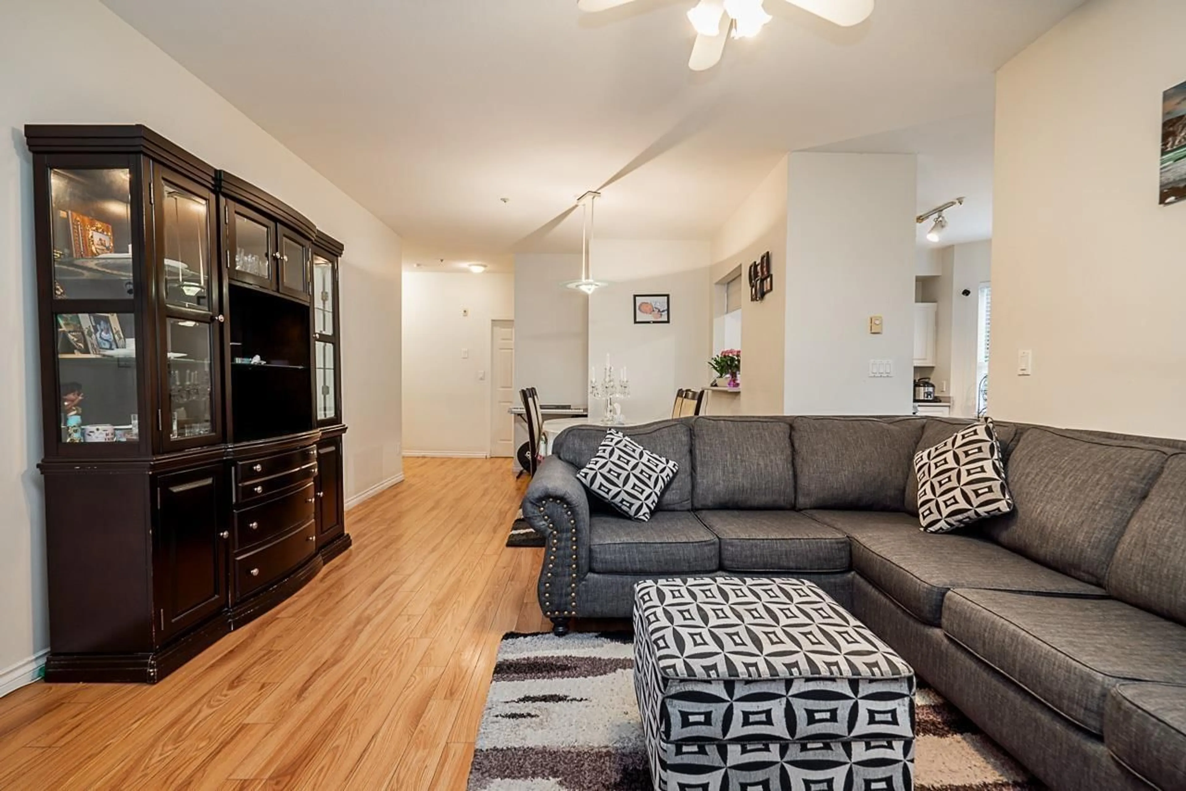 Living room, wood floors for 109 12769 72ND AVENUE, Surrey British Columbia V3W2M7