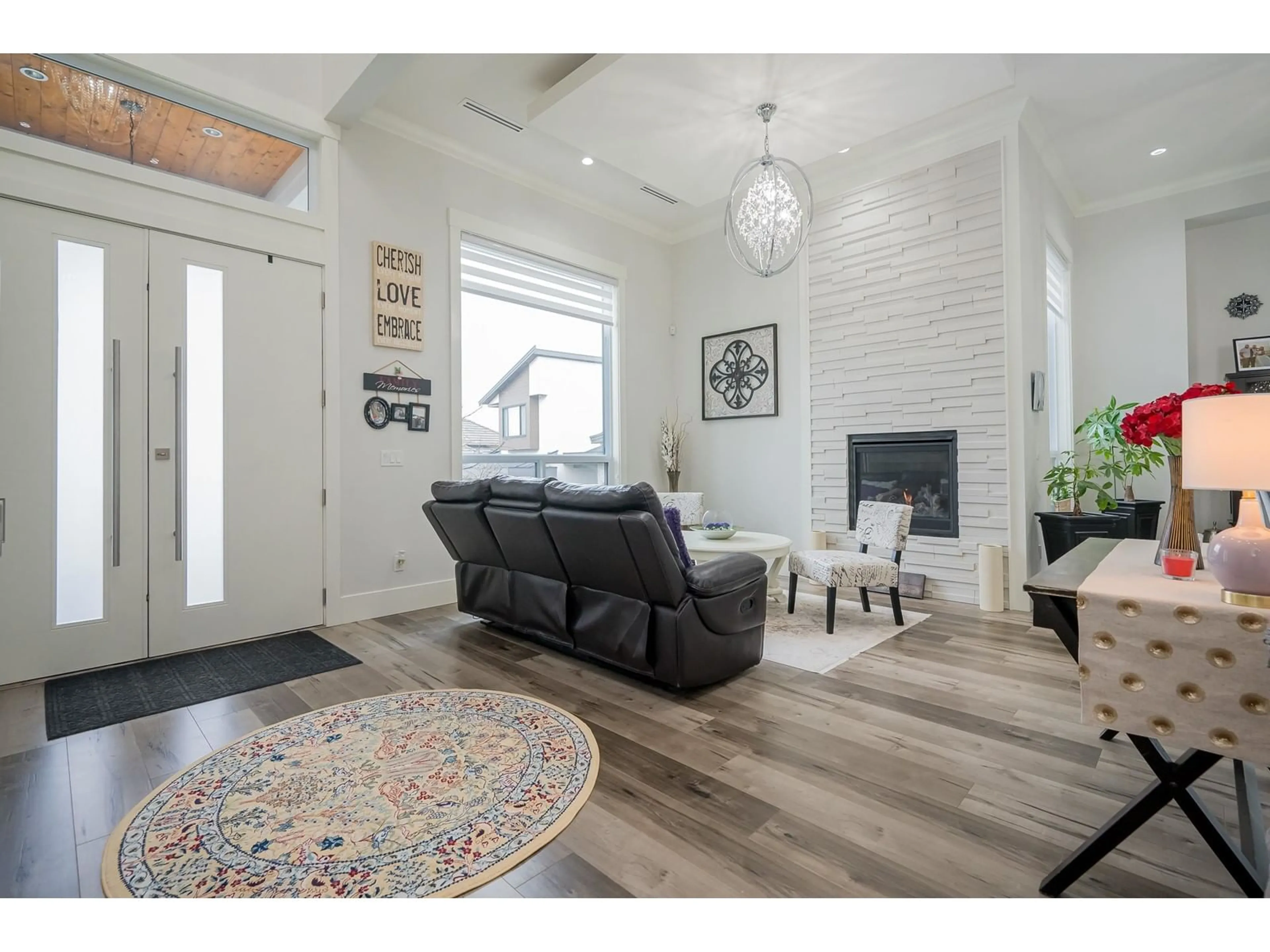 Living room, wood floors for 7608 144A STREET, Surrey British Columbia V3S9K8