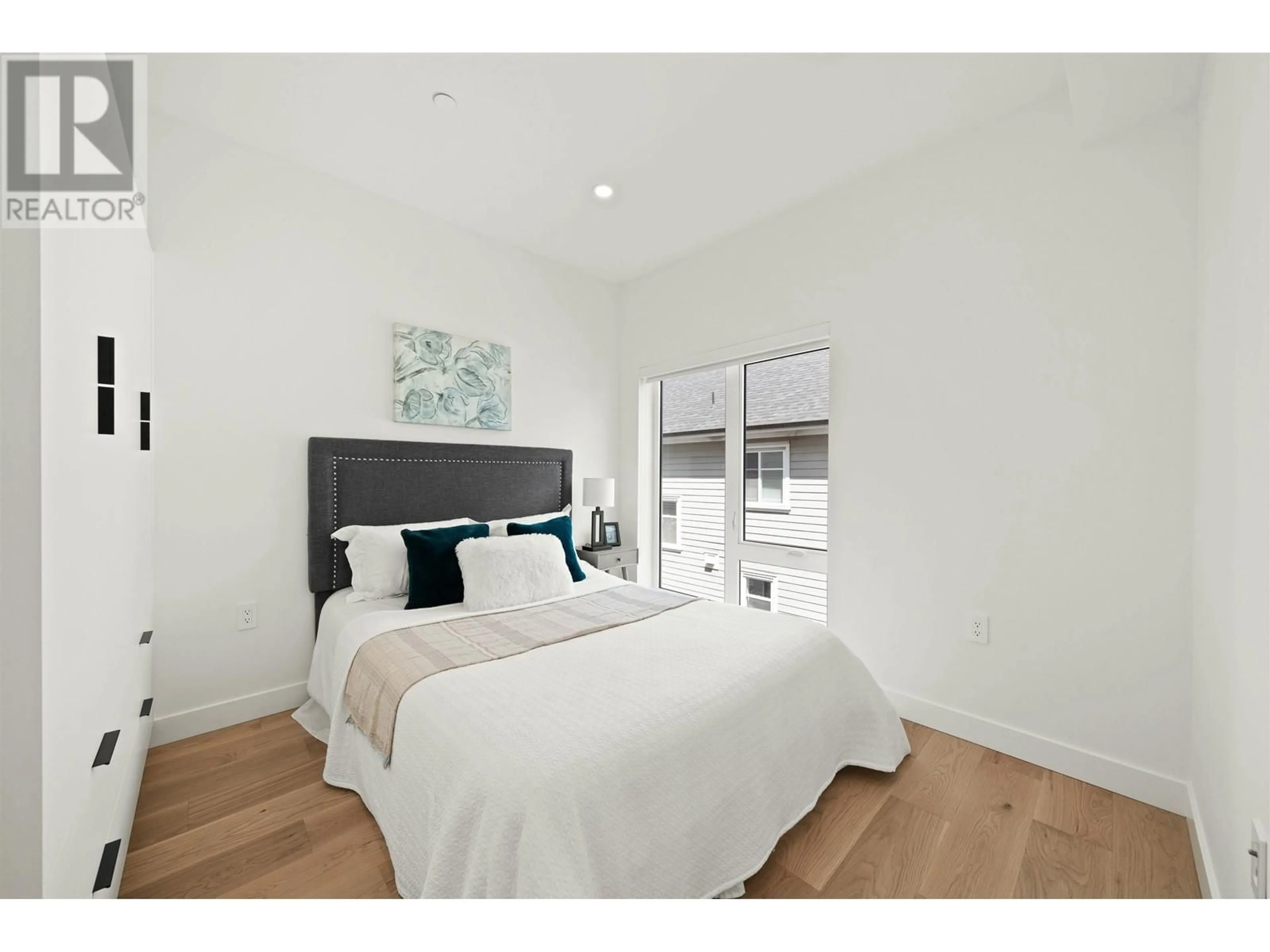 A pic of a room, wood floors for 2418 VICTORIA DRIVE, Vancouver British Columbia V5N1T8