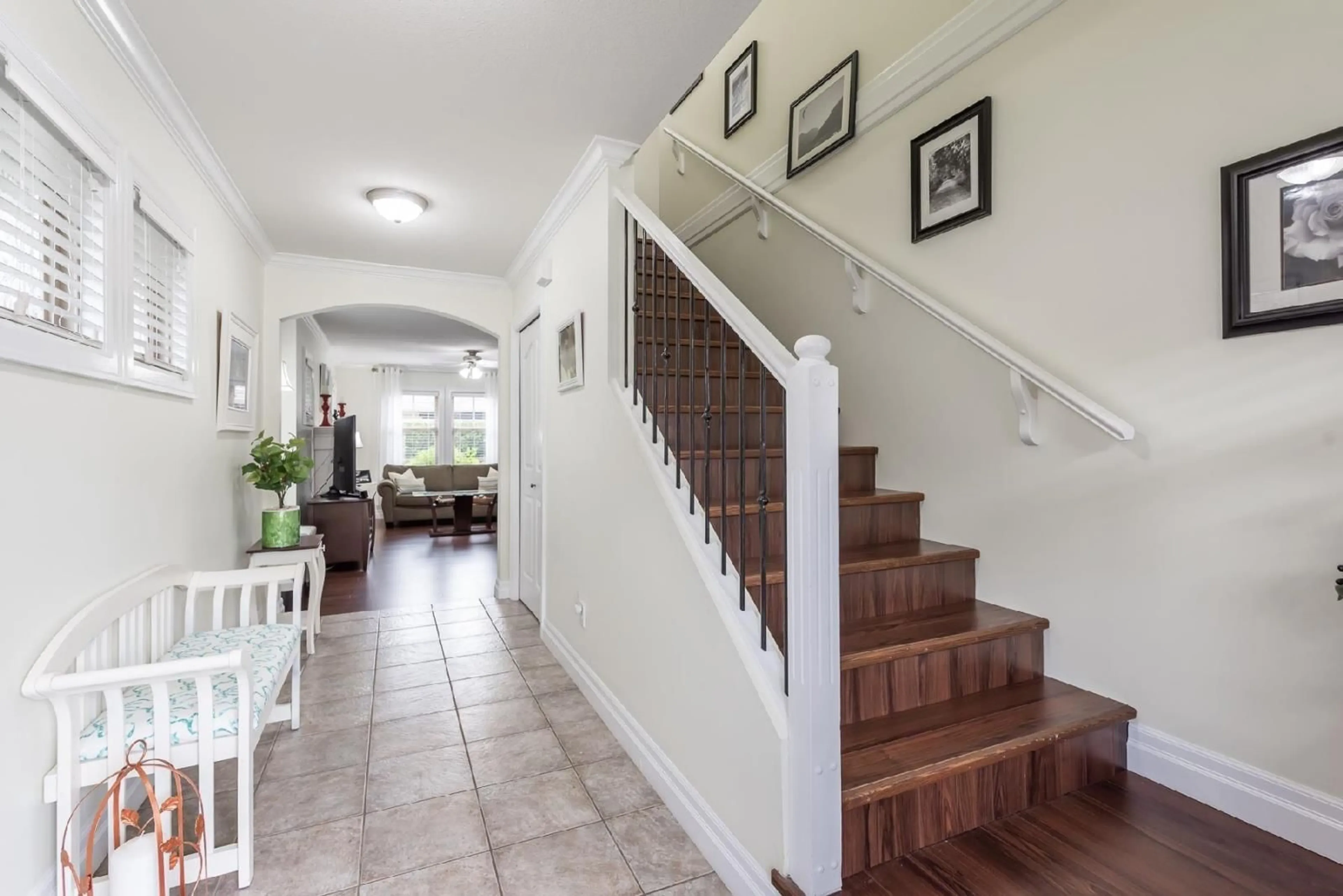 Indoor entryway, wood floors for 62 6887 SHEFFIELD WAY, Chilliwack British Columbia V2R5V5