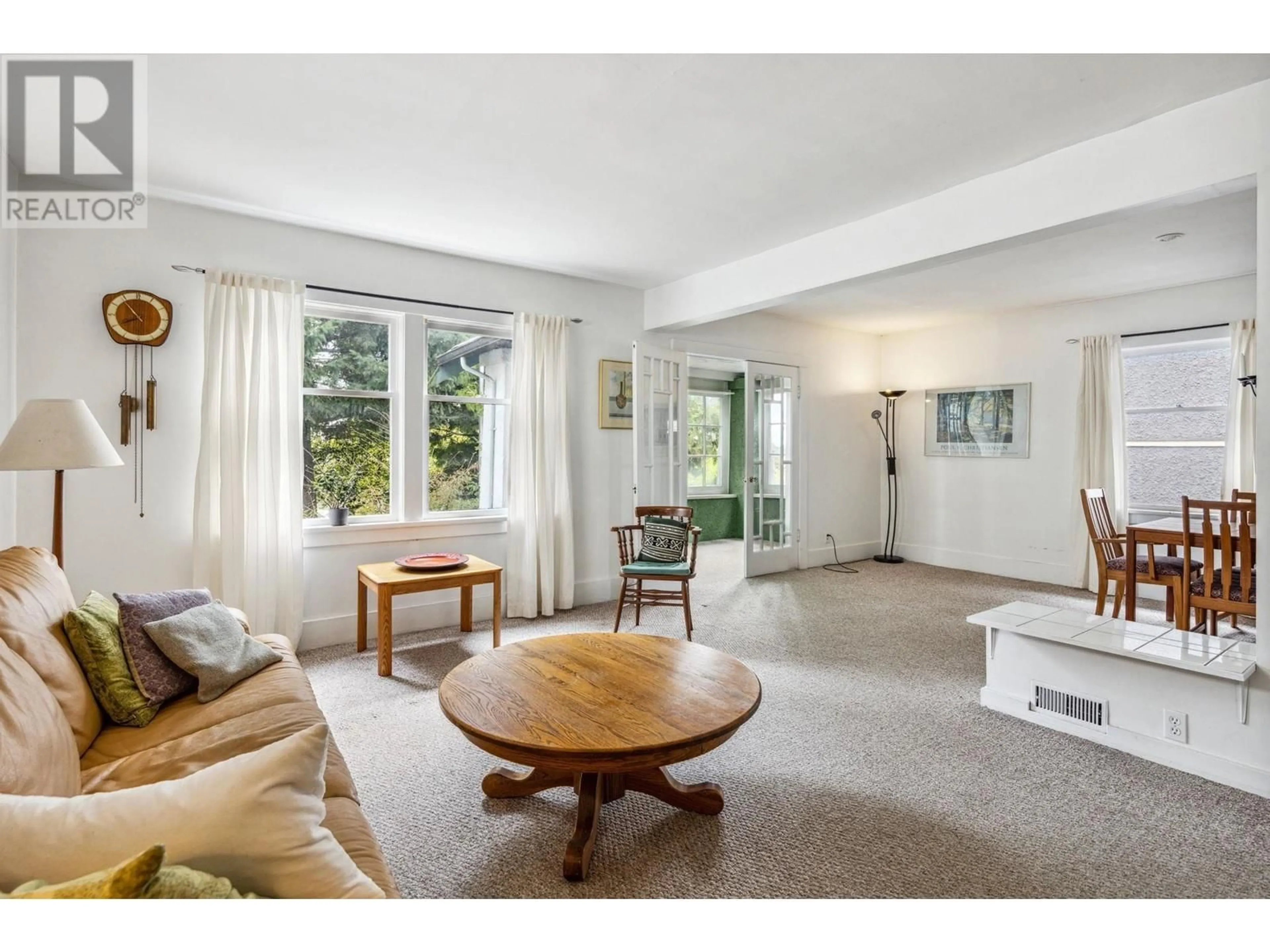 Living room, wood floors for 8321 SHAUGHNESSY STREET, Vancouver British Columbia V6P3Y1