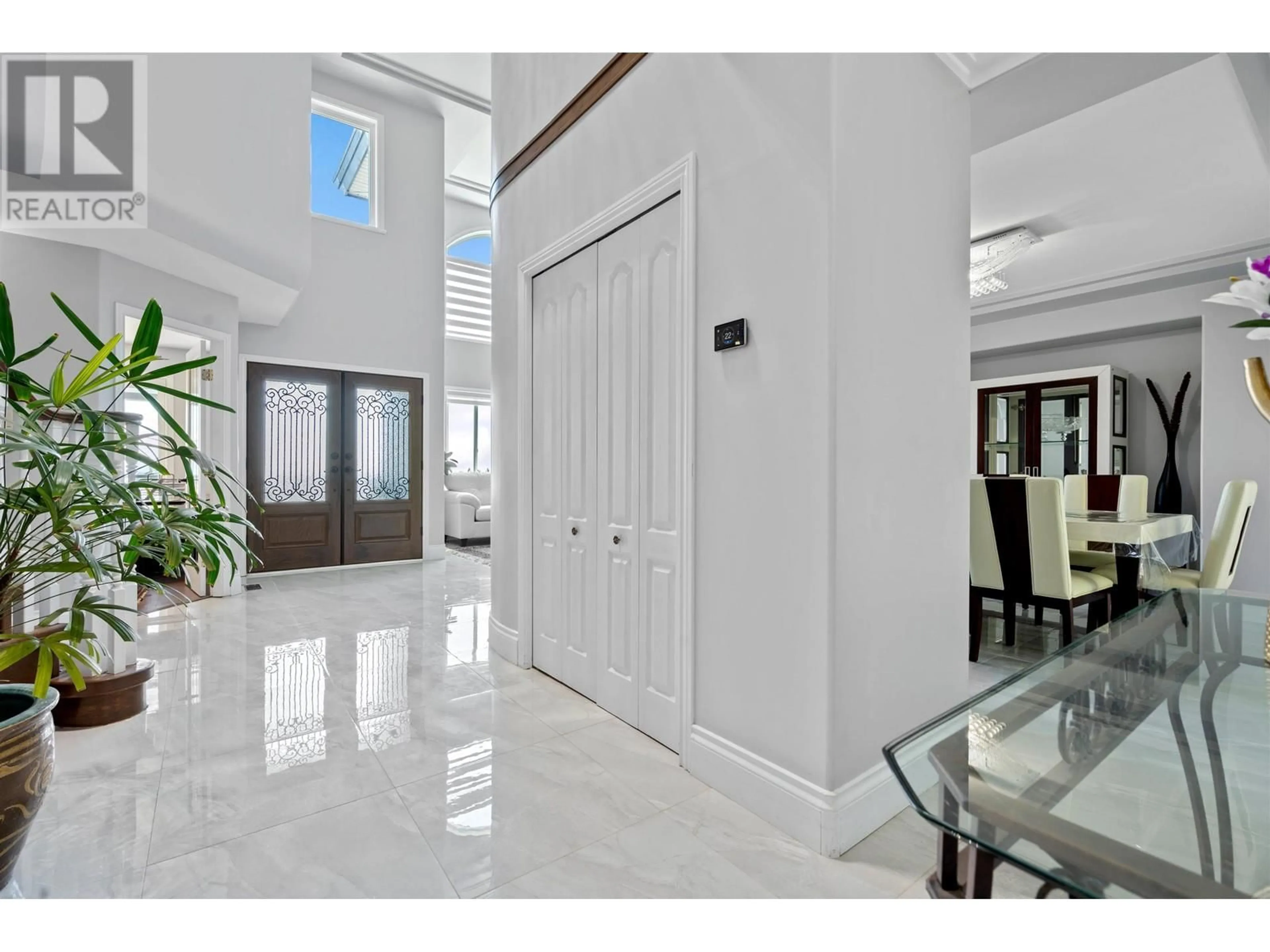 Indoor foyer, wood floors for 1239 CONFEDERATION DRIVE, Port Coquitlam British Columbia V3C6K2