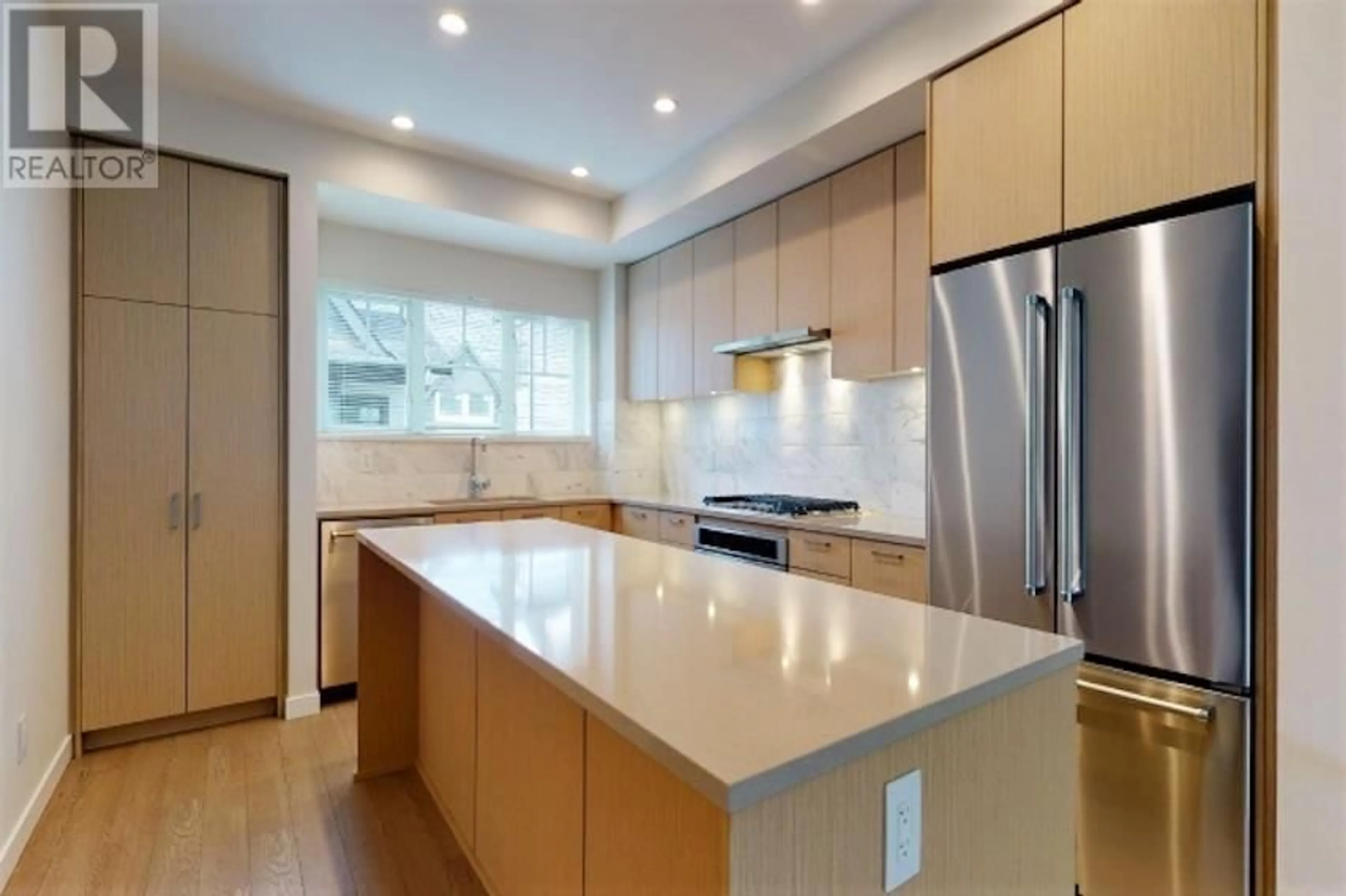 Contemporary kitchen, wood floors for 35 19451 SUTTON AVENUE, Pitt Meadows British Columbia V3Y0G6