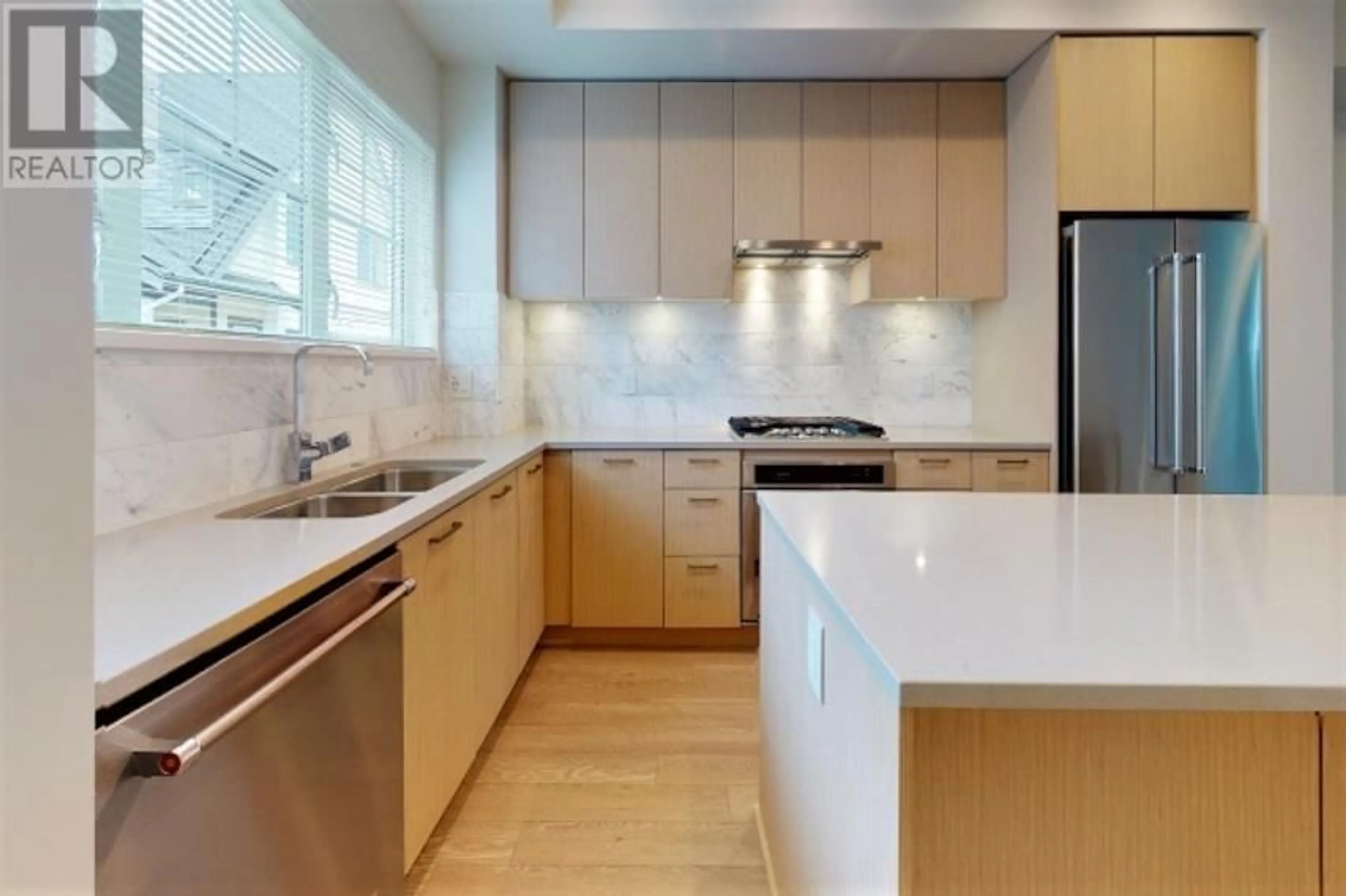 Contemporary kitchen, wood floors for 35 19451 SUTTON AVENUE, Pitt Meadows British Columbia V3Y0G6