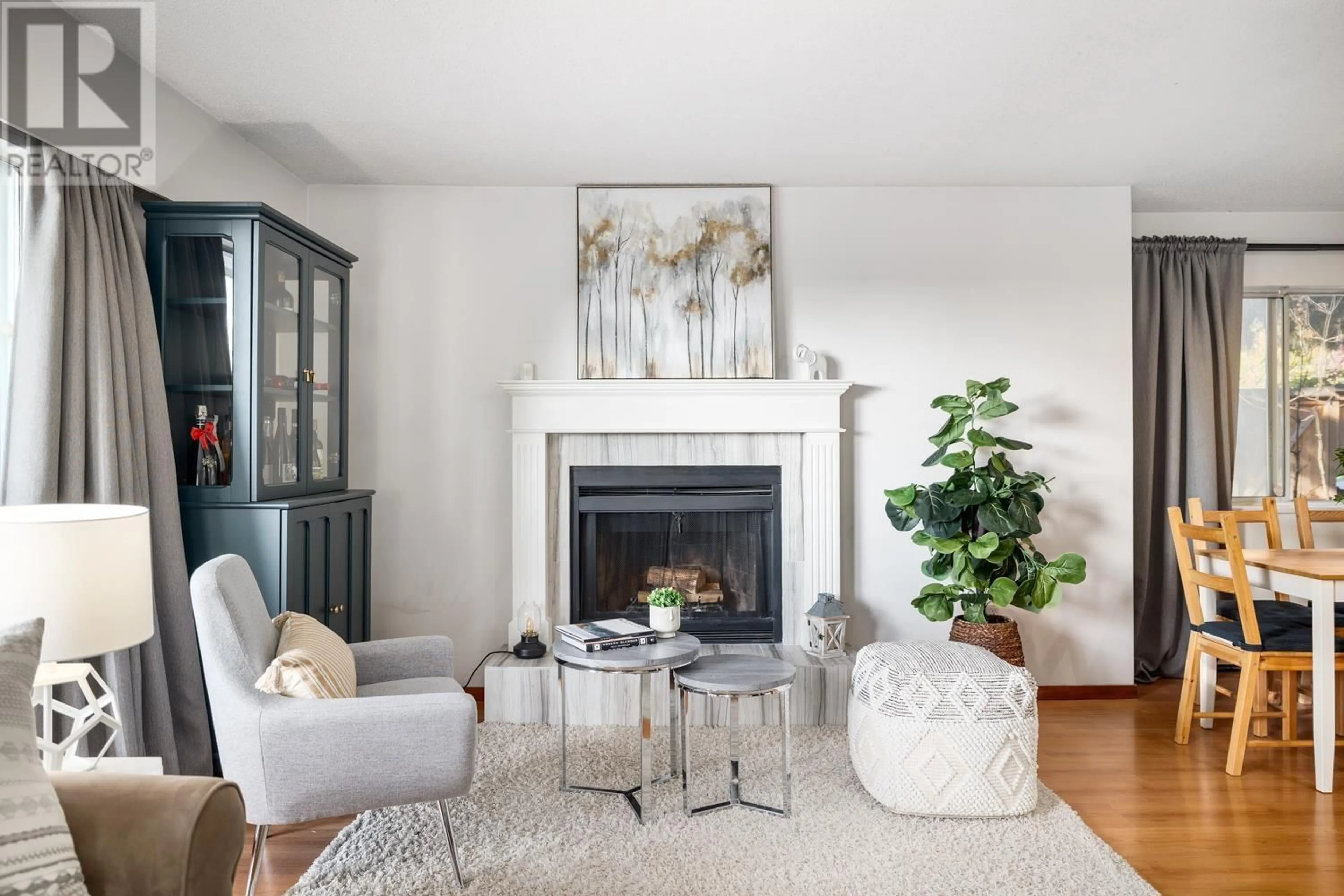 Living room, wood floors for 102 230 MOWAT STREET, New Westminster British Columbia V3M4B2