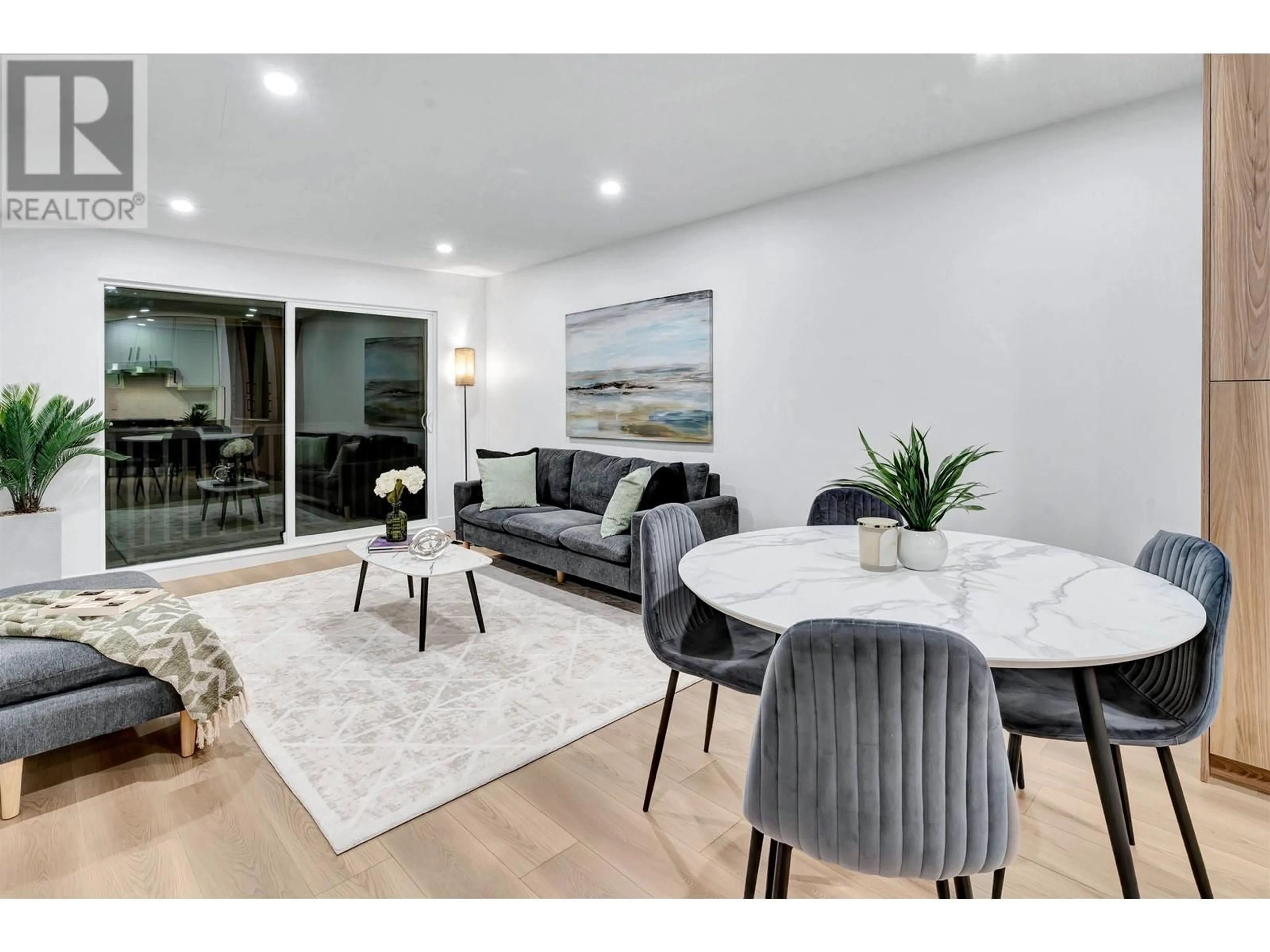 Living room, wood floors for 306 270 W 3 STREET, North Vancouver British Columbia V7P3K6