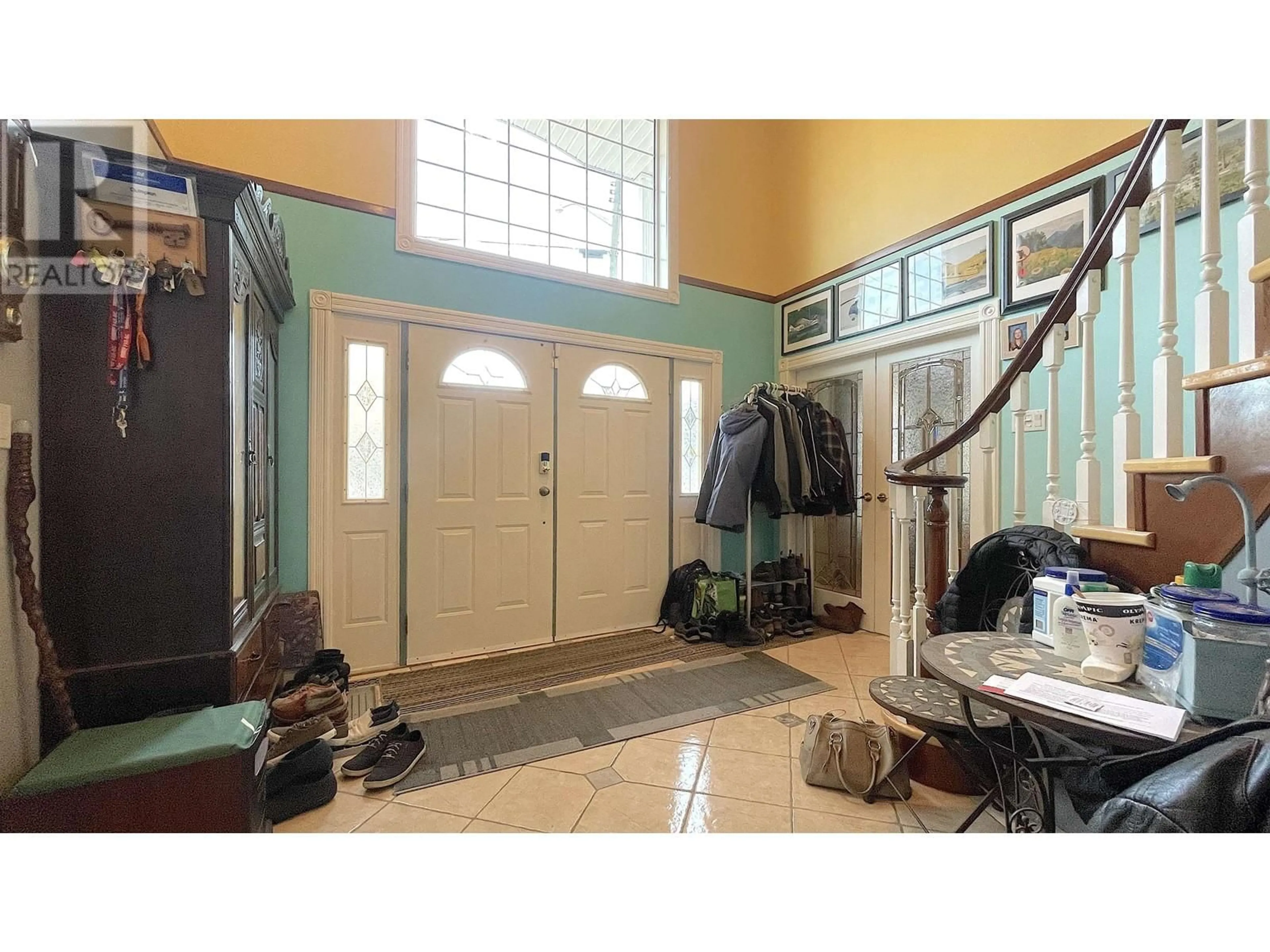 Indoor foyer, wood floors for 1022 JUBILEE CRESCENT, Port Edward British Columbia V0V1G0