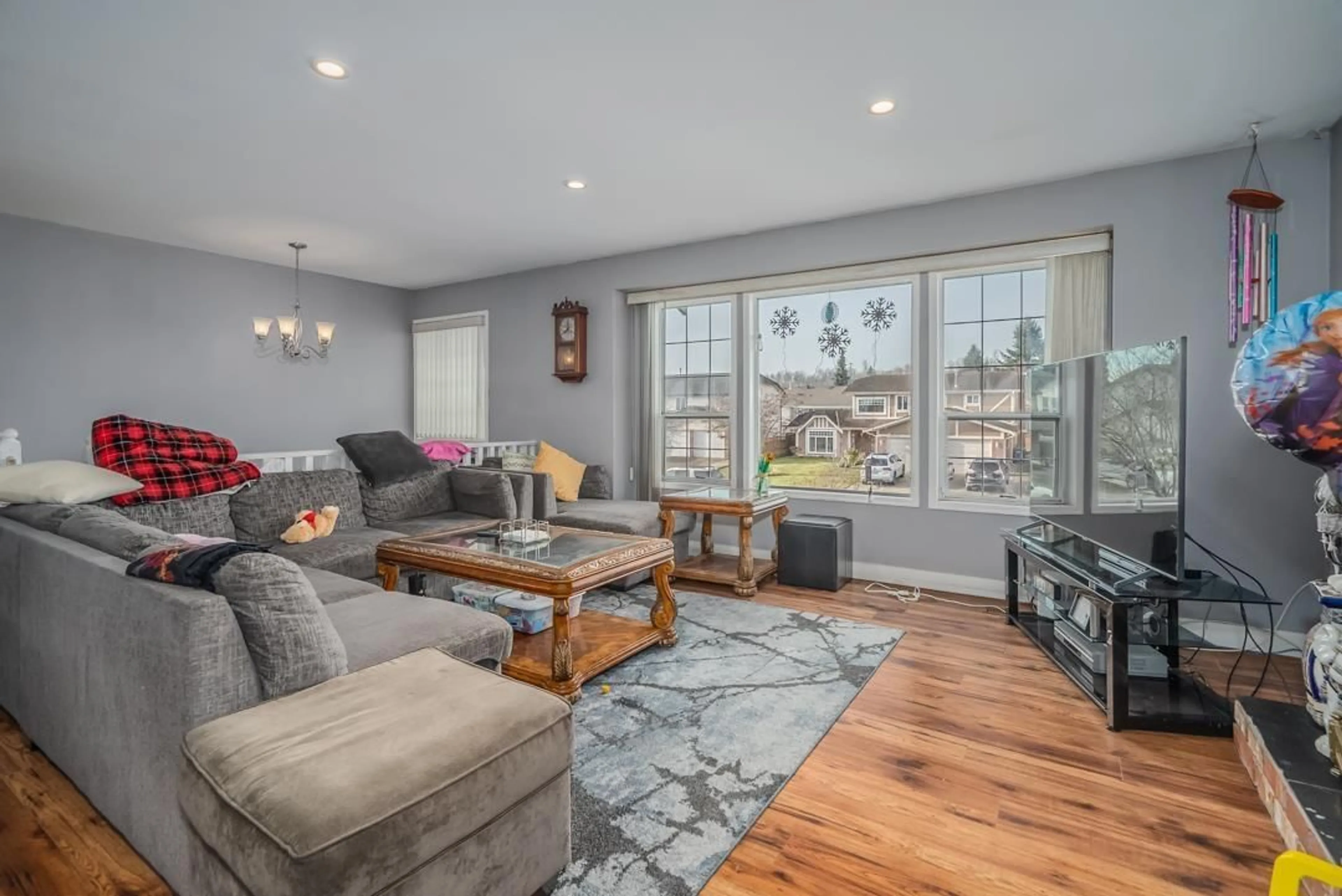 Living room, wood floors for 32077 ASHCROFT DRIVE, Abbotsford British Columbia V2T5C3