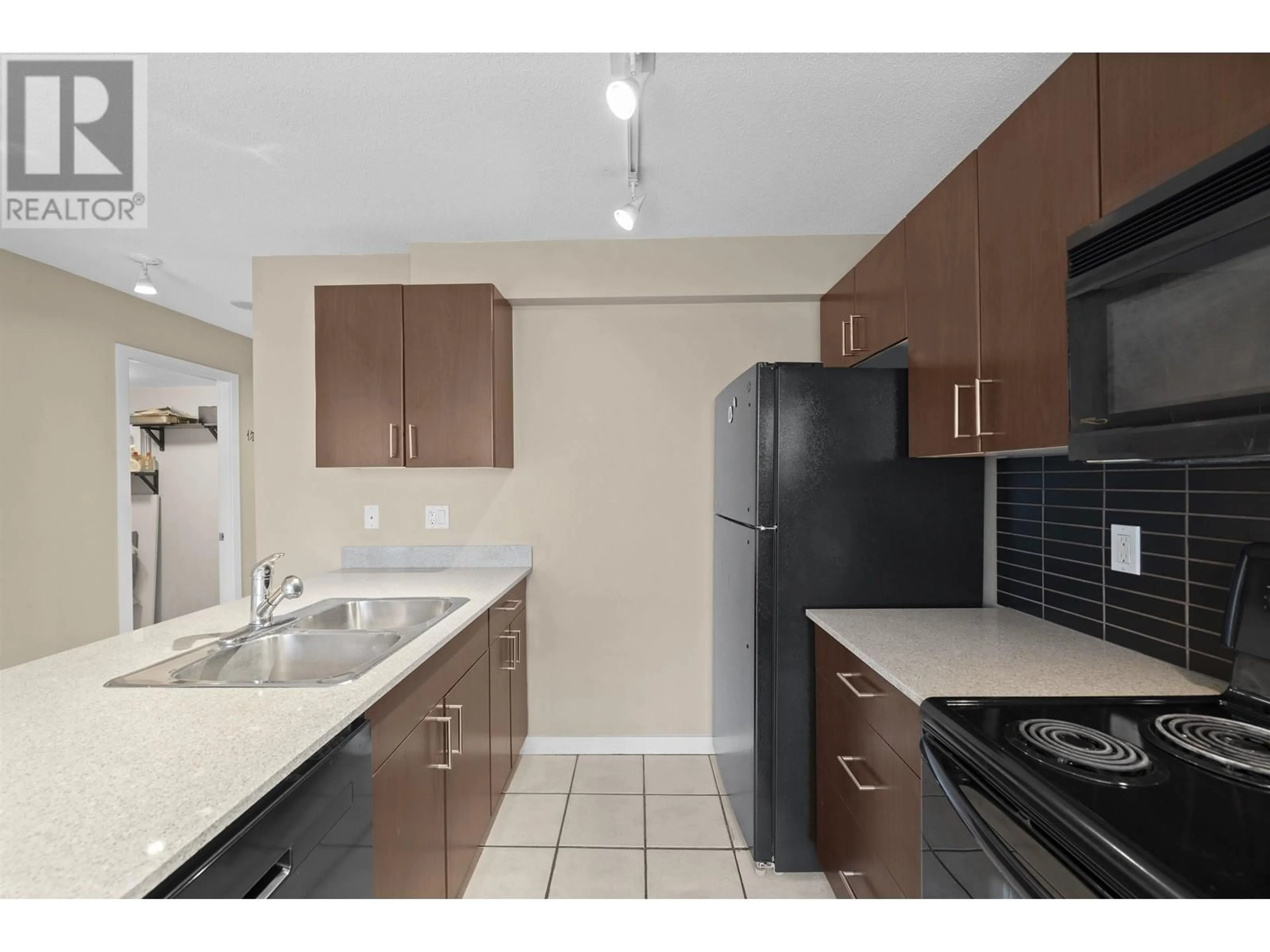 Standard kitchen, not visible floor for 406 933 HORNBY STREET, Vancouver British Columbia V6Z3G4