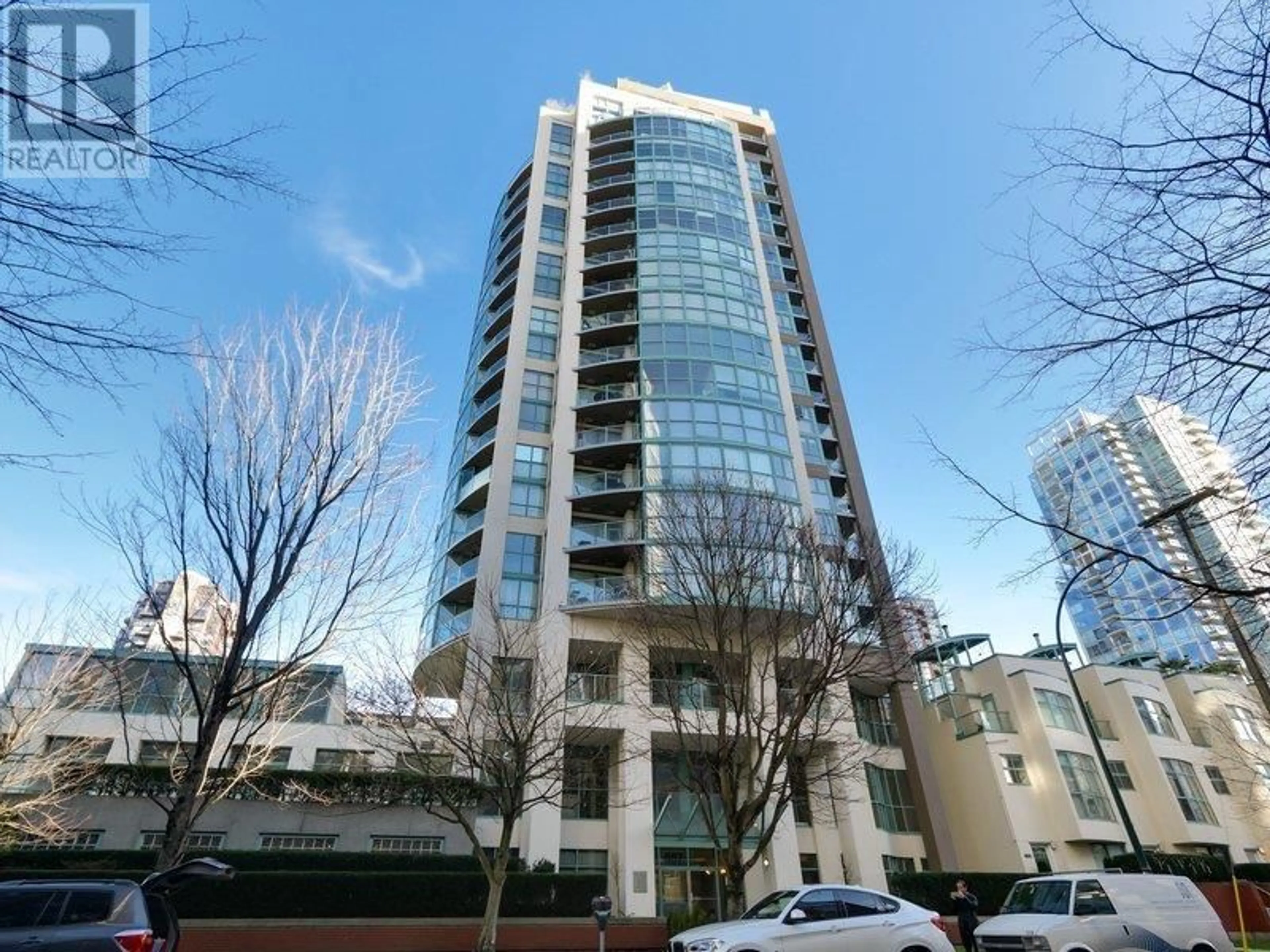 A pic from exterior of the house or condo, the front or back of building for 601 907 BEACH AVENUE, Vancouver British Columbia V6Z2R3