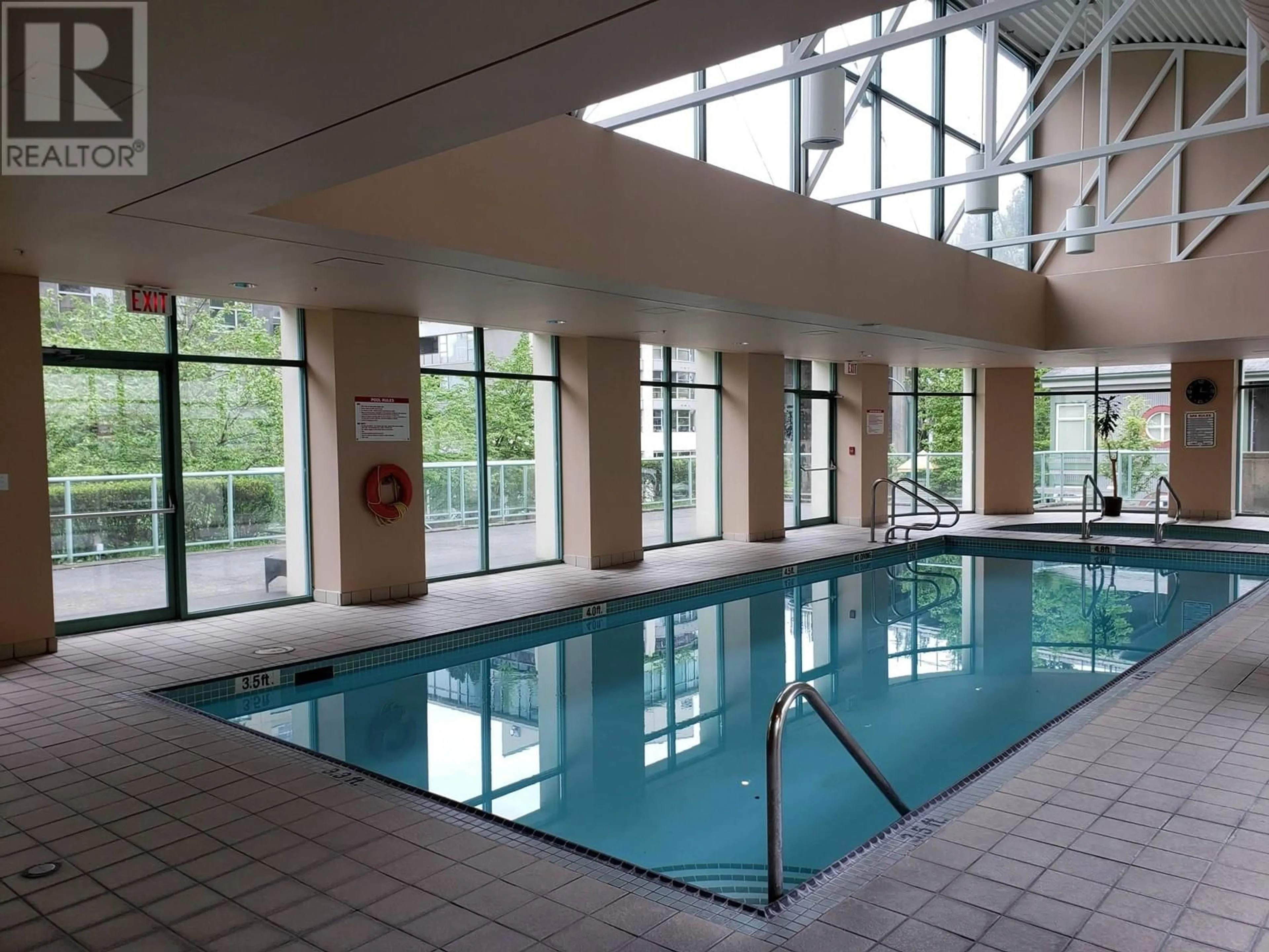 Indoor or outdoor pool for 601 907 BEACH AVENUE, Vancouver British Columbia V6Z2R3