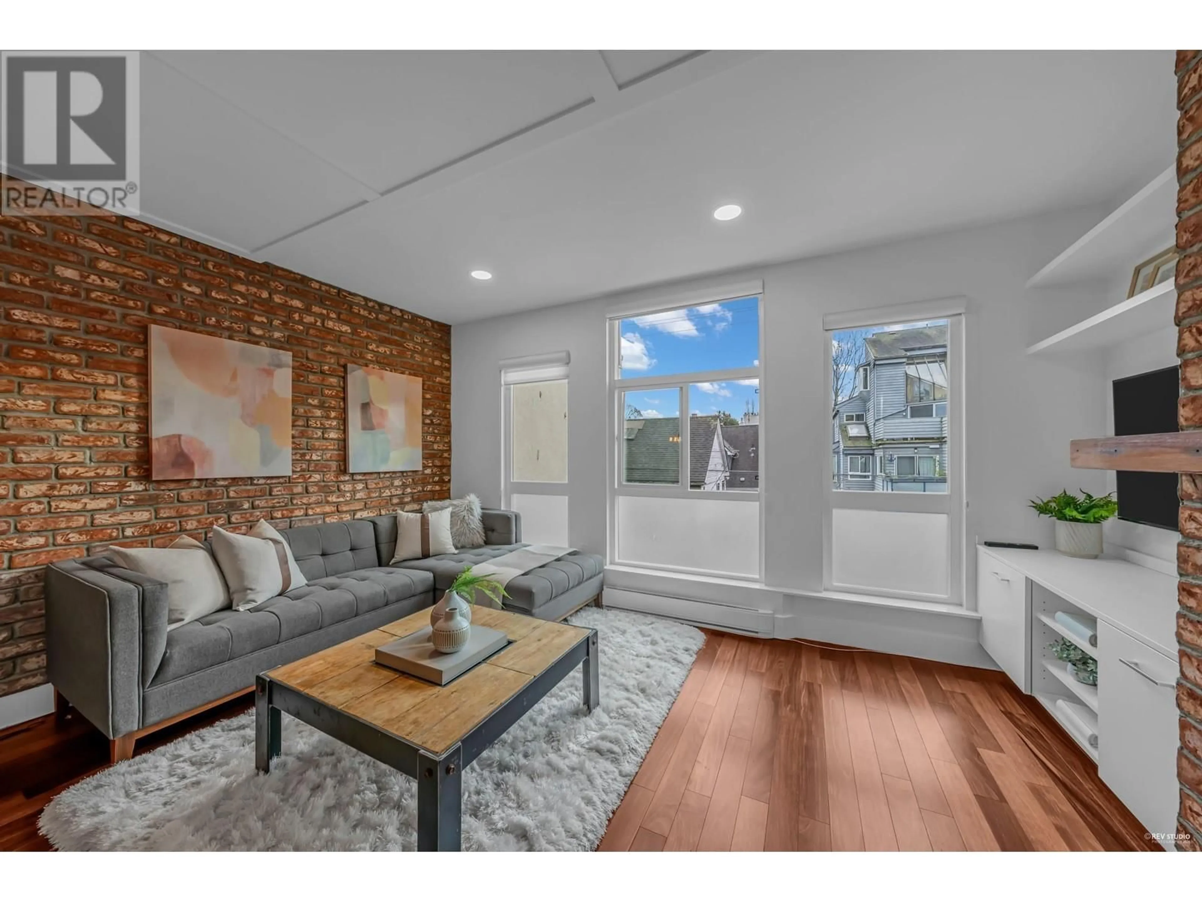 Living room, wood floors for 306 2110 CORNWALL AVENUE, Vancouver British Columbia V6K1B4