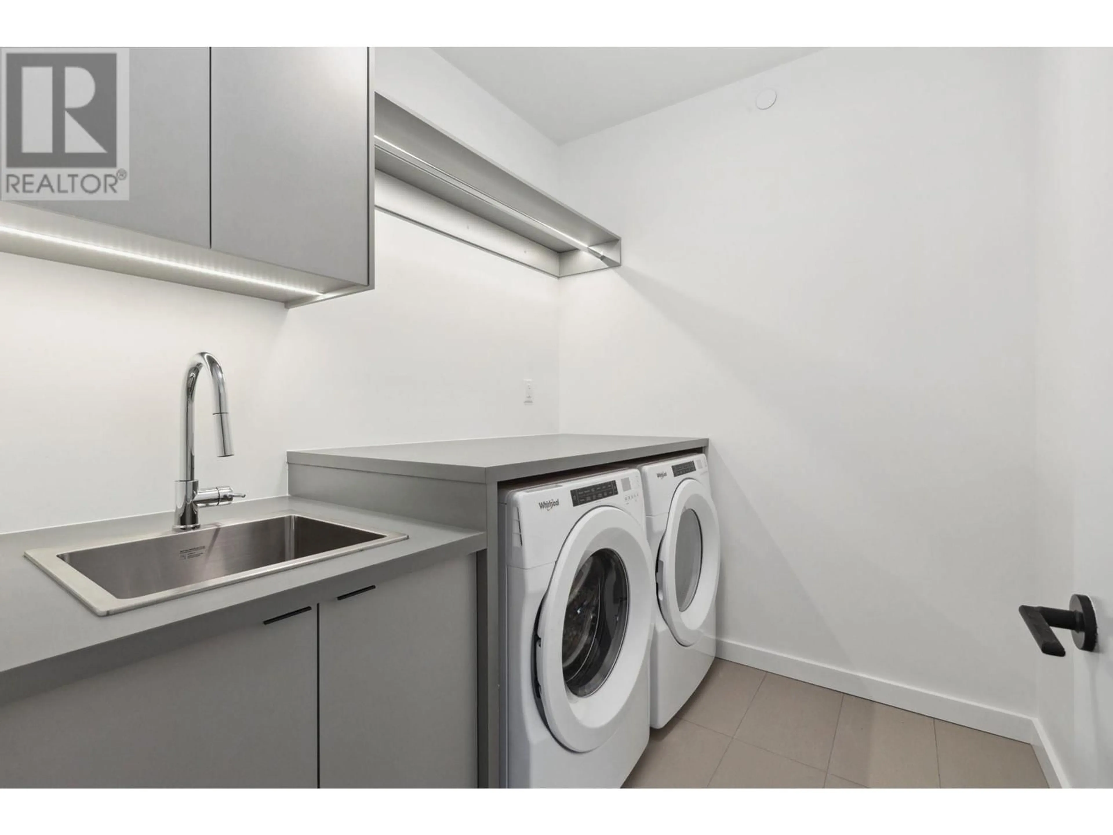 Laundry room for 2945 SNOWBERRY PLACE, Squamish British Columbia V8B1B1