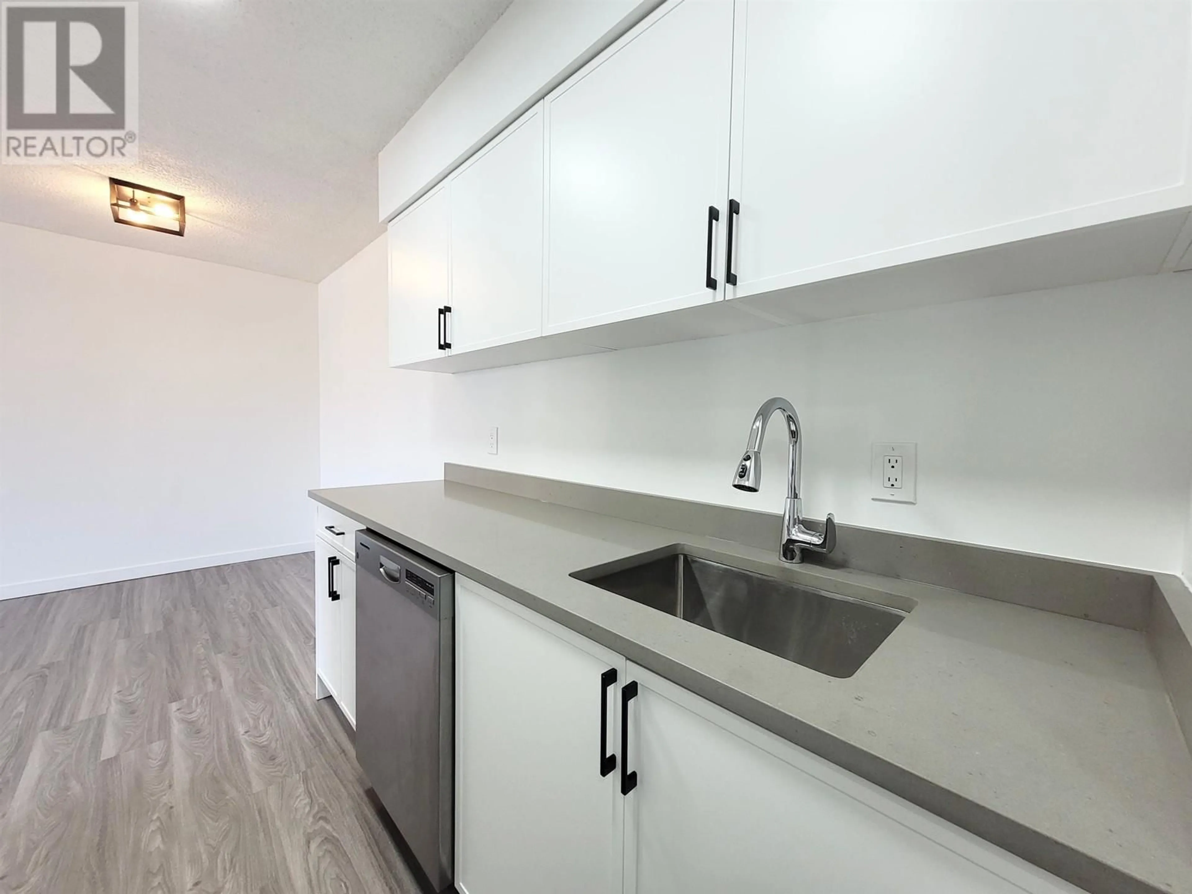 Standard kitchen, cement floor for 1104 1026 QUEENS AVENUE, New Westminster British Columbia V3M6B2