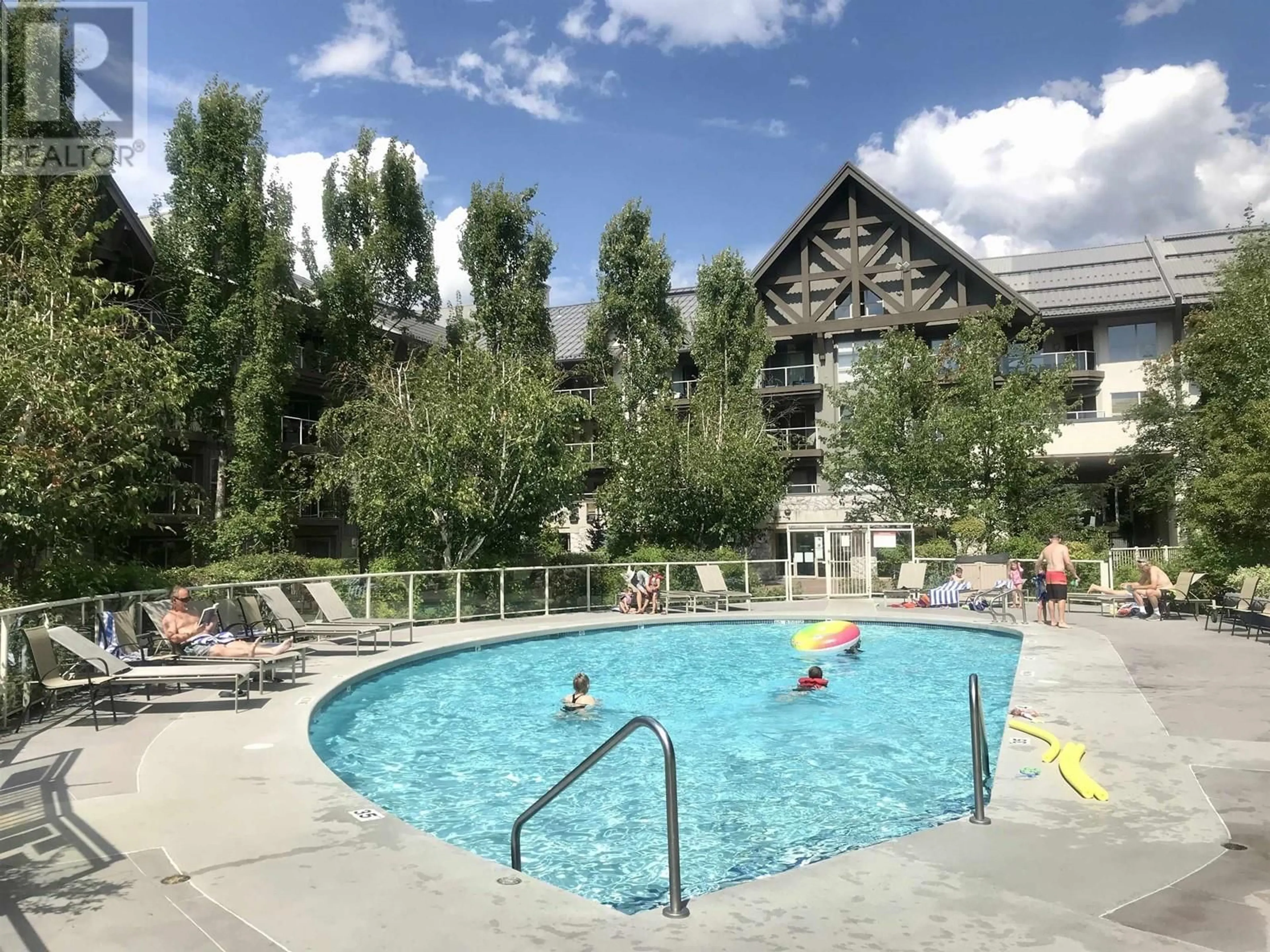 Indoor or outdoor pool for wk51 432-4800 SPEARHEAD DRIVE, Whistler British Columbia V8E1G1