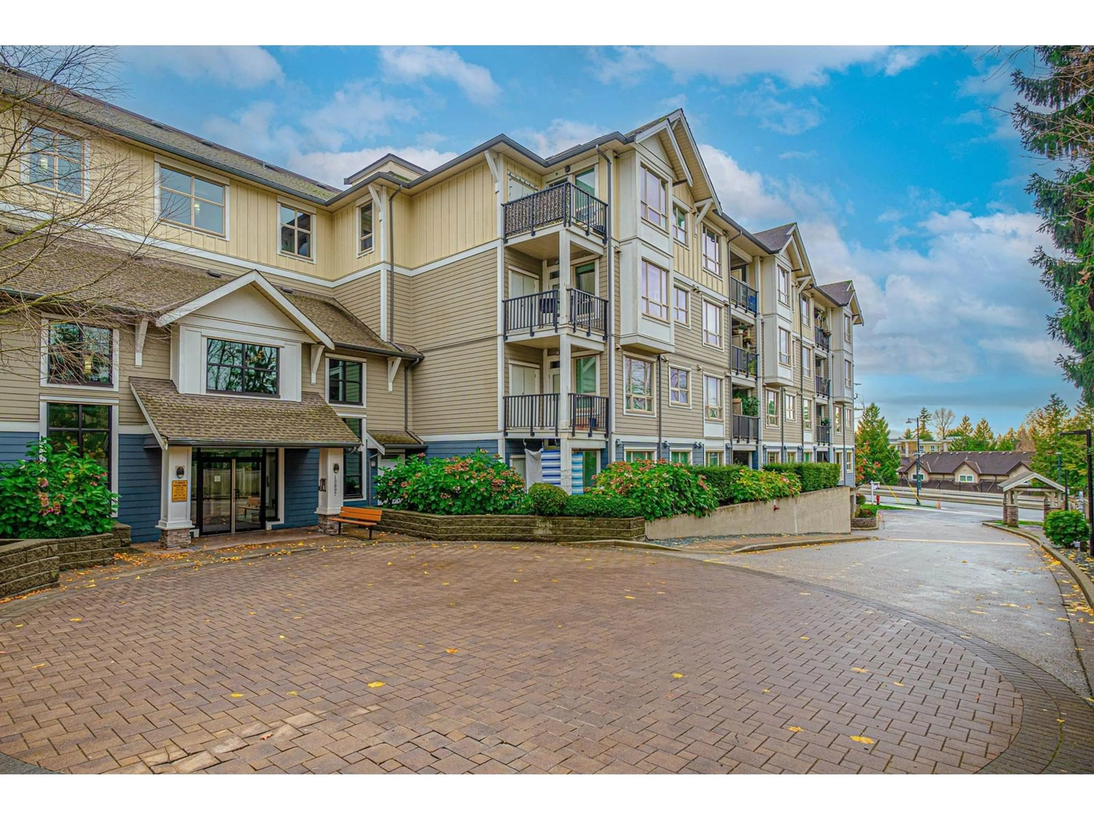 Unknown for 324 - 13897 FRASER, Surrey British Columbia V3T0G8