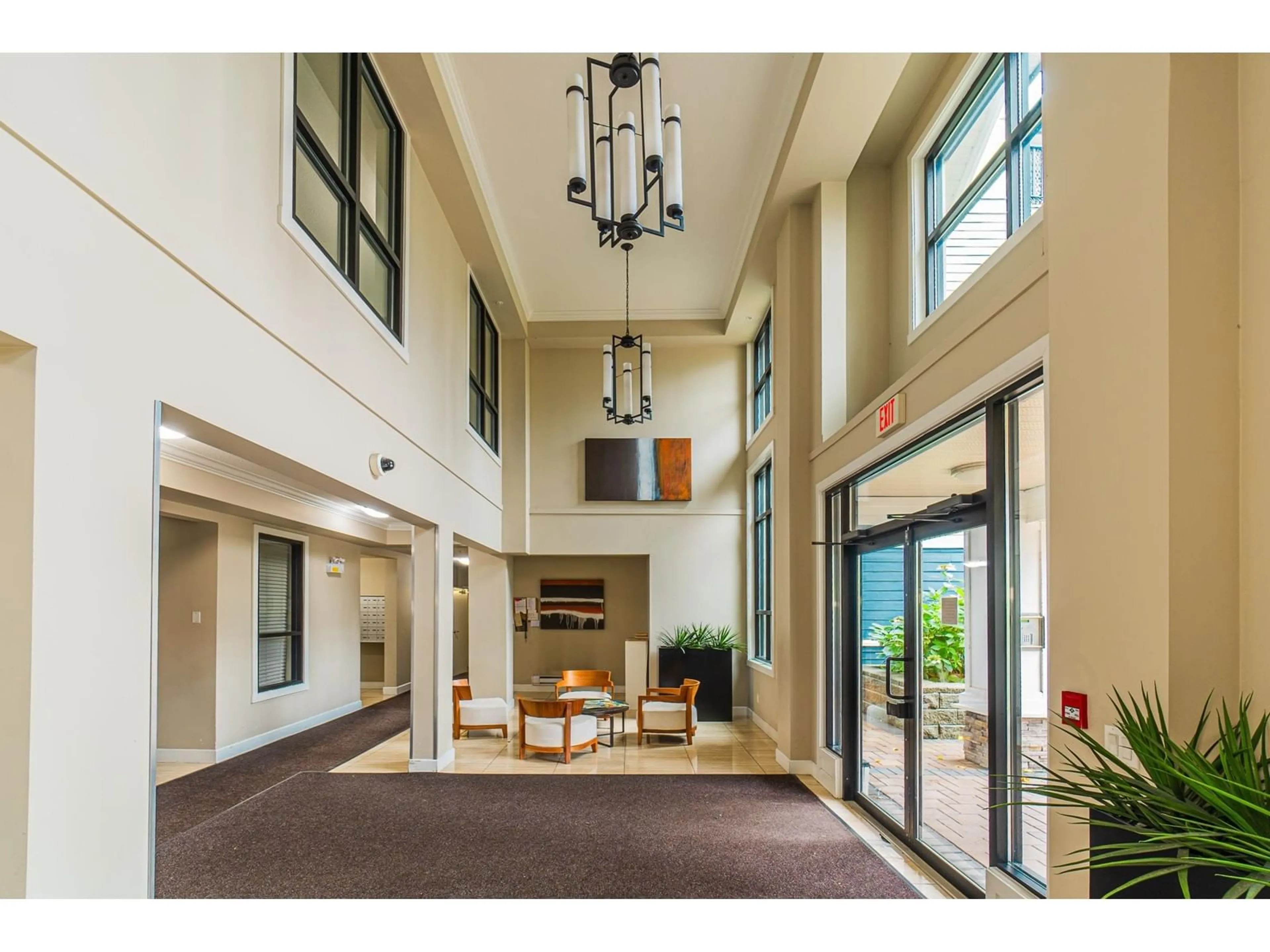 Indoor foyer for 324 - 13897 FRASER, Surrey British Columbia V3T0G8