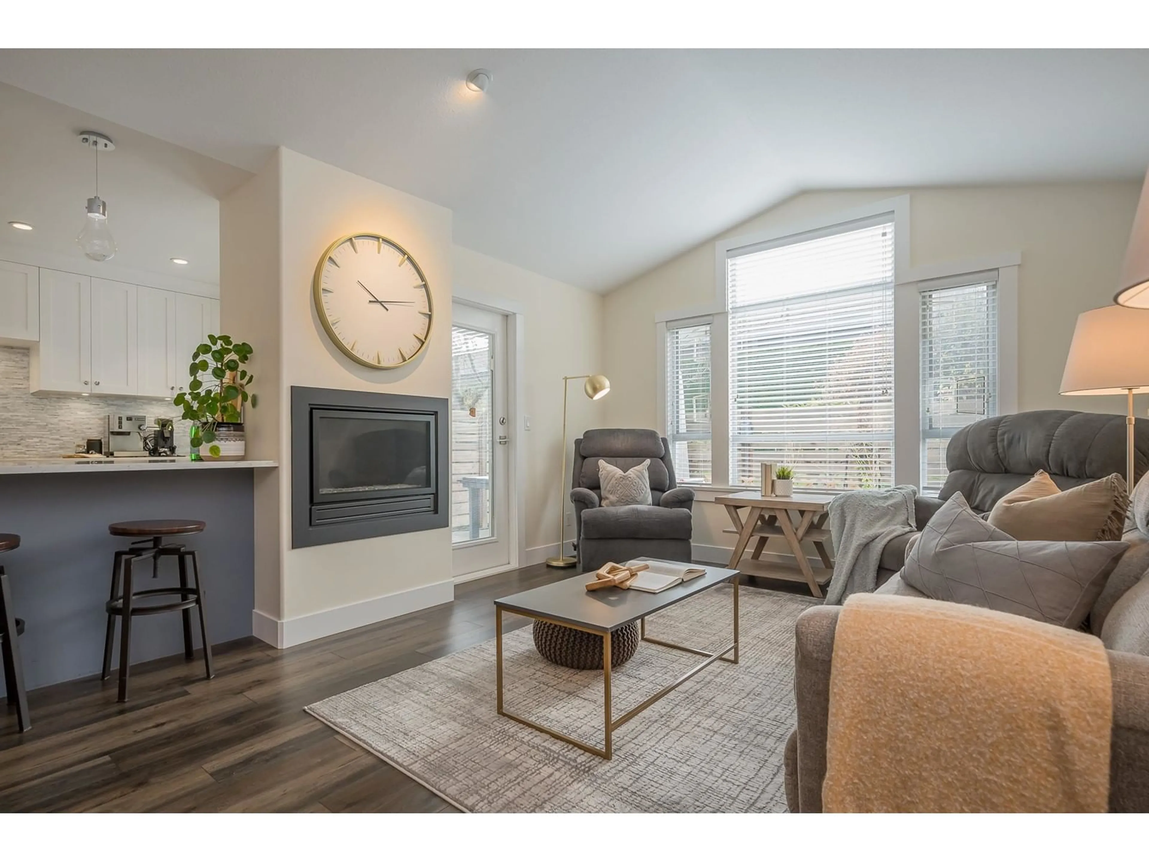 Living room, wood floors for 156 15550 26 AVENUE, Surrey British Columbia V4P1C6