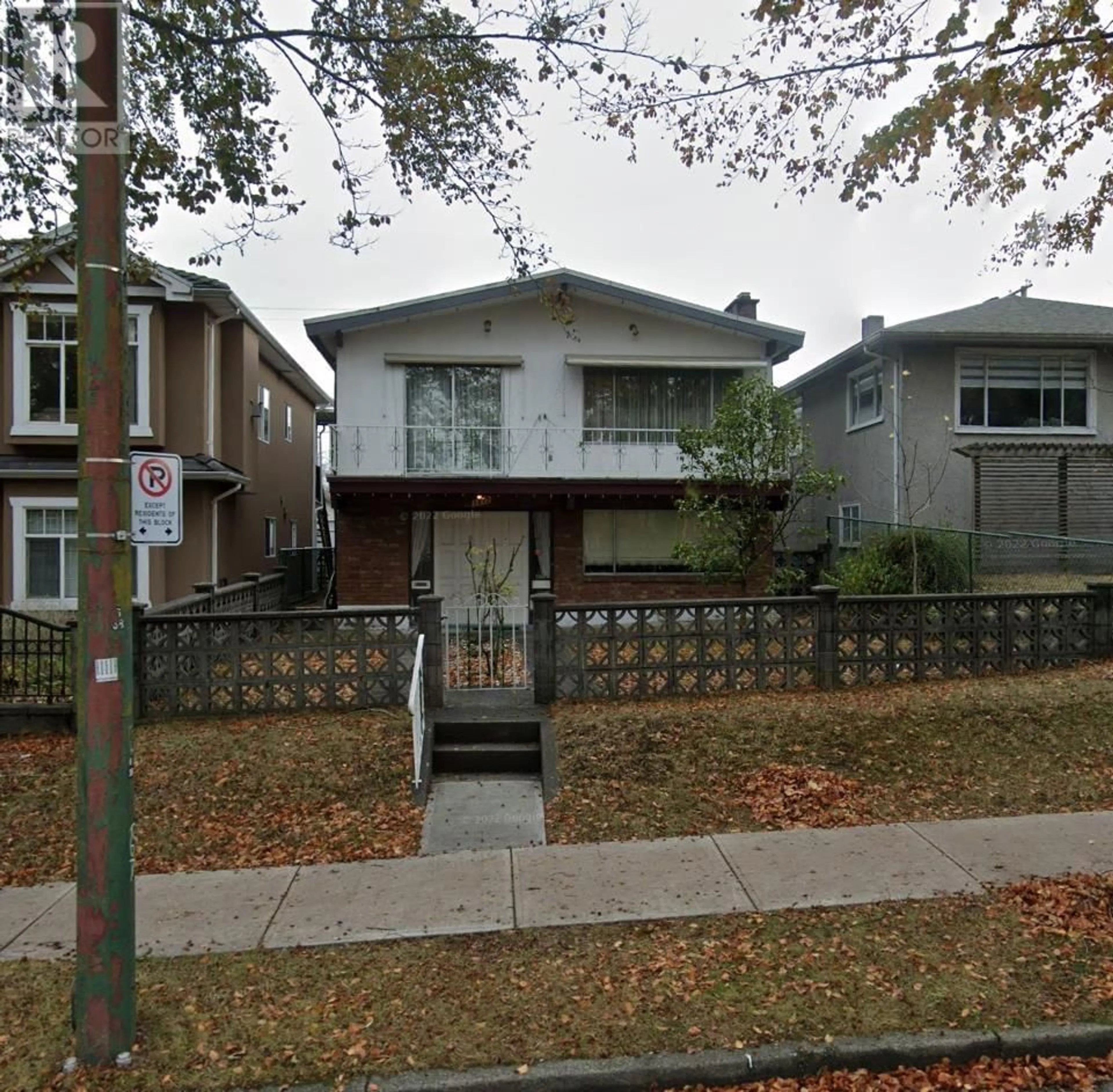 Frontside or backside of a home, the street view for 3872 NANAIMO STREET, Vancouver British Columbia V5N5H4