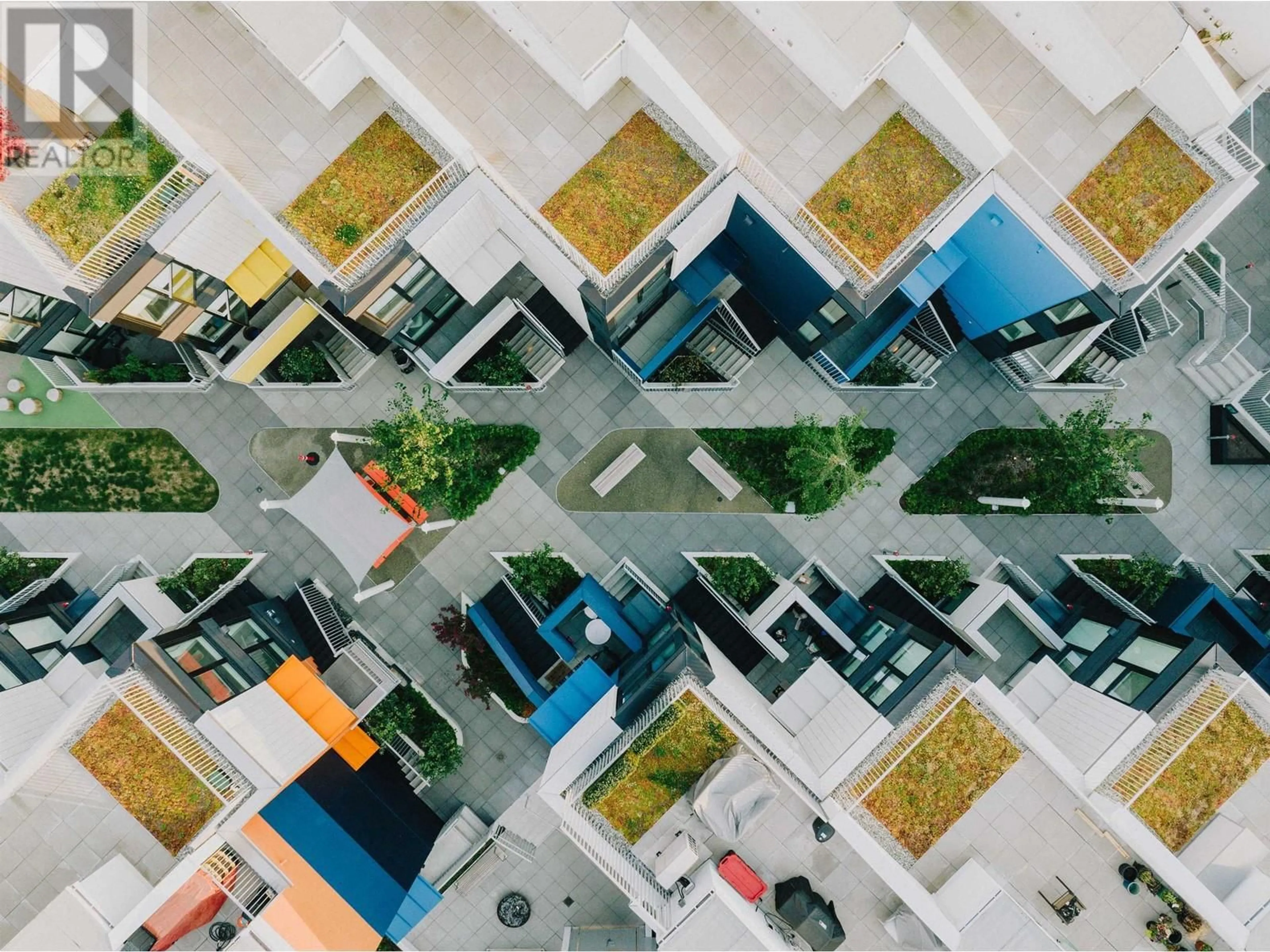 A pic from outside/outdoor area/front of a property/back of a property/a pic from drone, city buildings view from balcony for 209 - 322 15TH AVENUE, Vancouver British Columbia V5T0K5