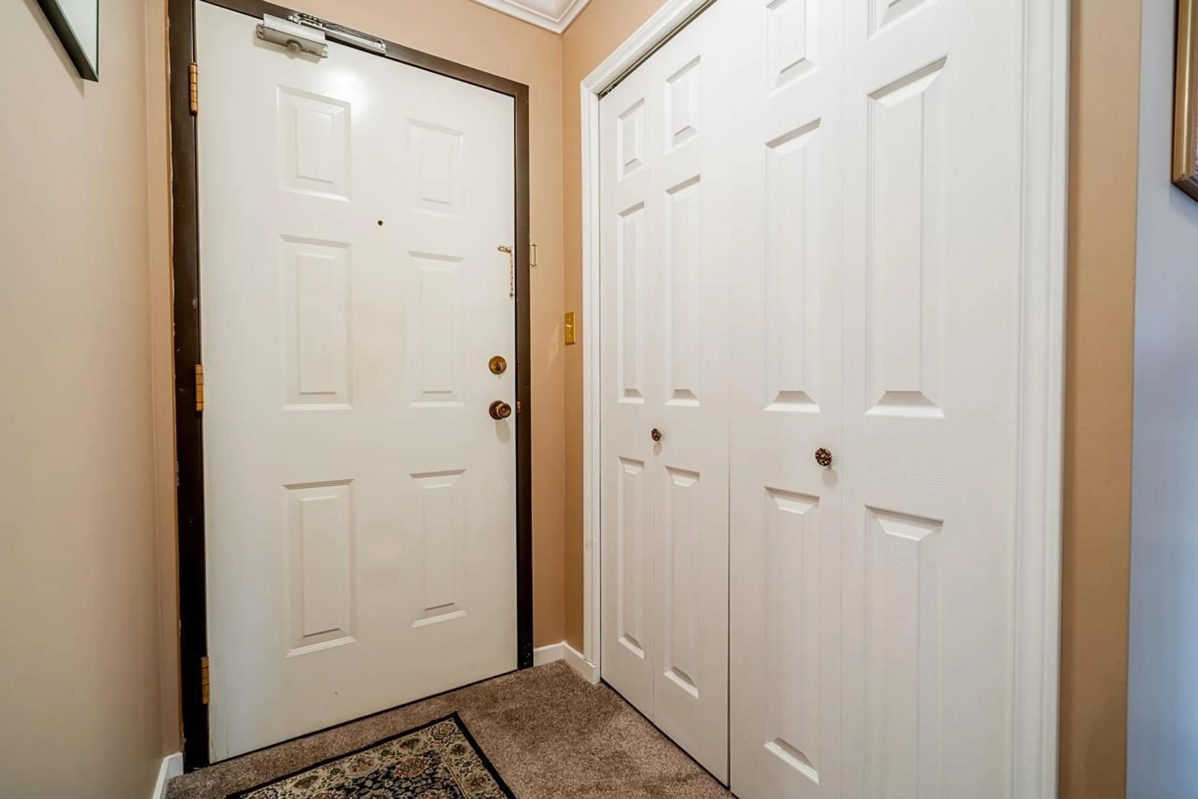 Indoor entryway, unknown floor for 134 31955 OLD YALE ROAD, Abbotsford British Columbia V2T4N1