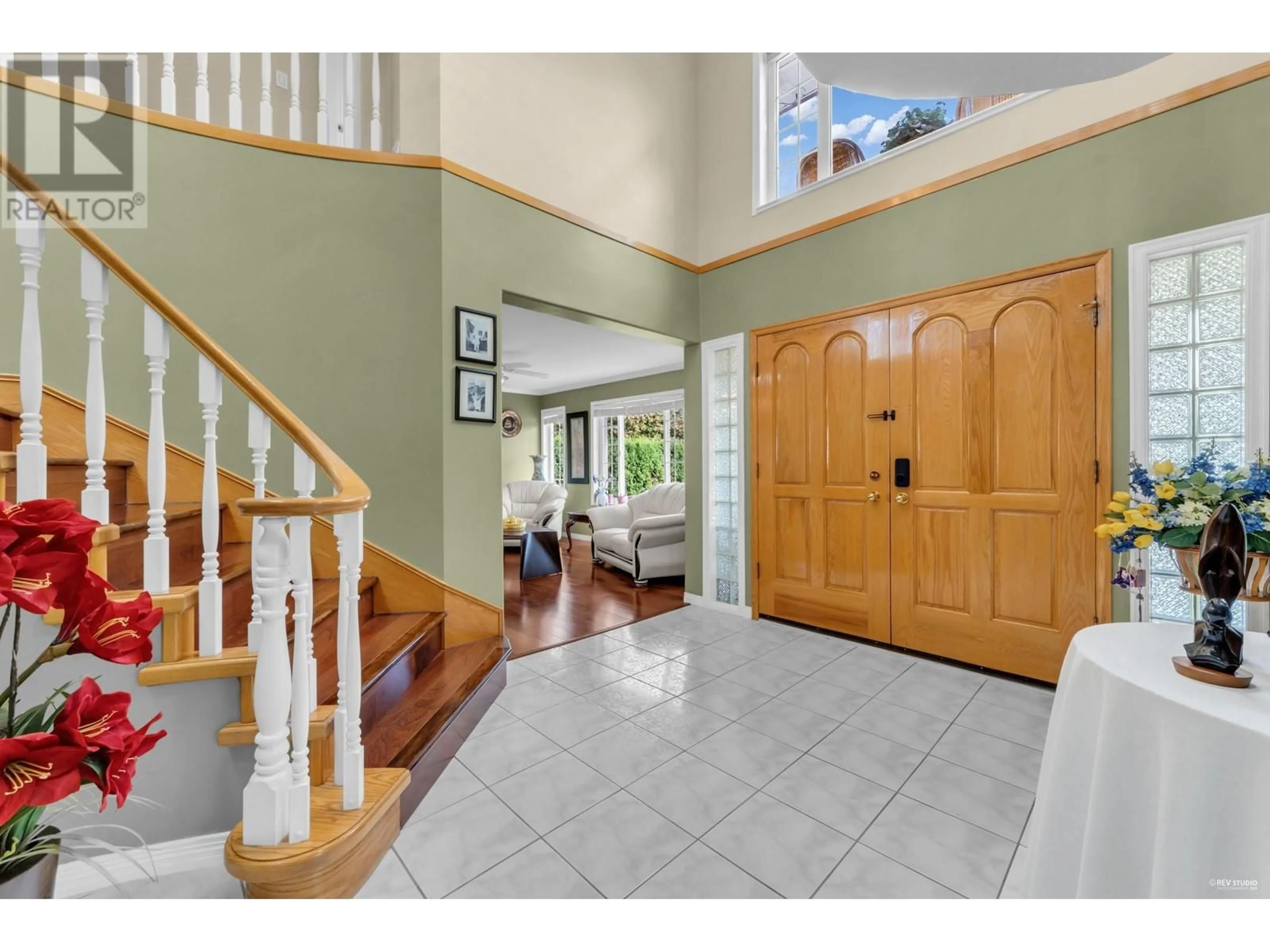 Indoor entryway, wood floors for 1775 SHERLOCK AVENUE, Burnaby British Columbia V5A2M9