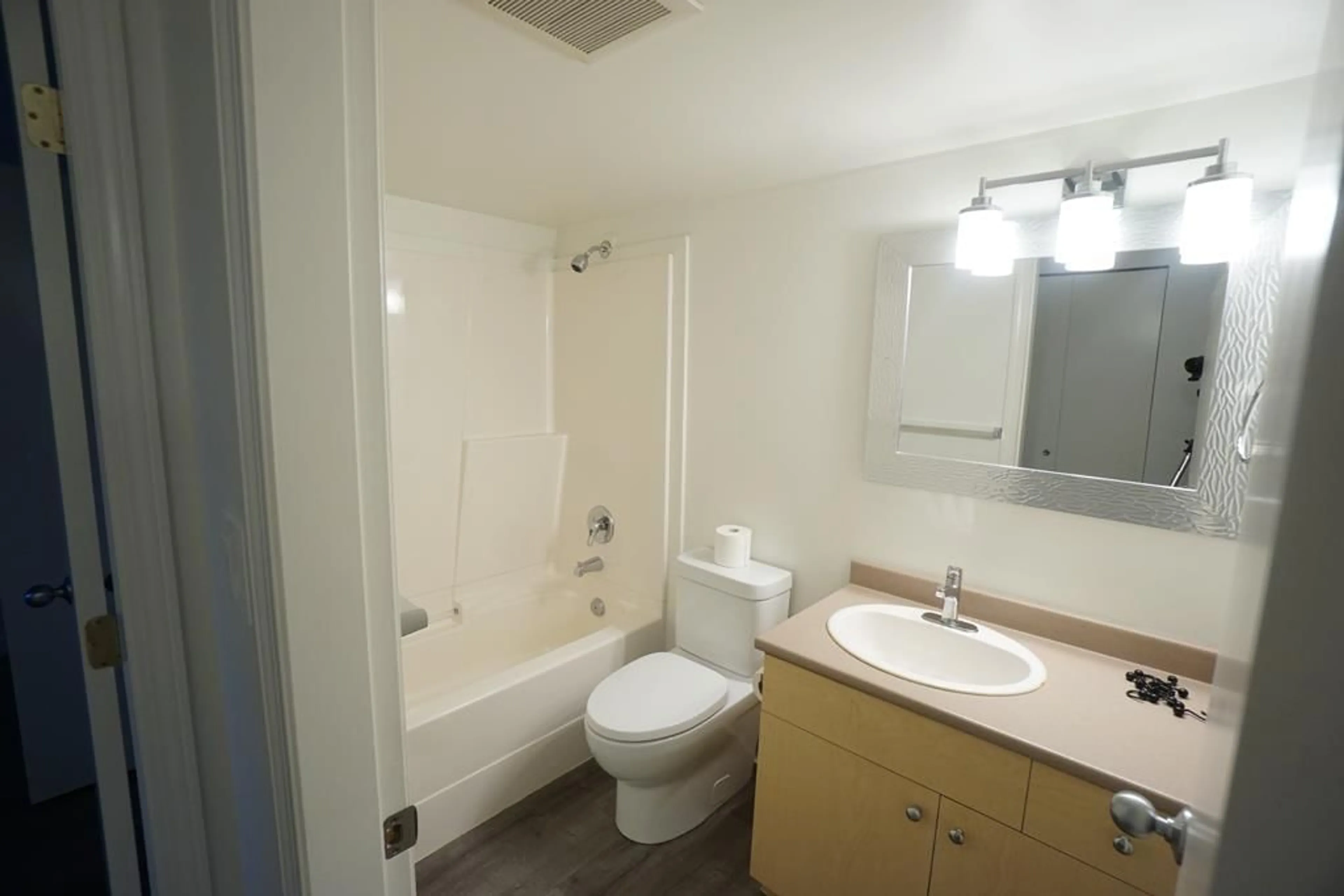 Standard bathroom, not visible floor for 213 20454 53RD AVENUE, Langley British Columbia V3A7S1