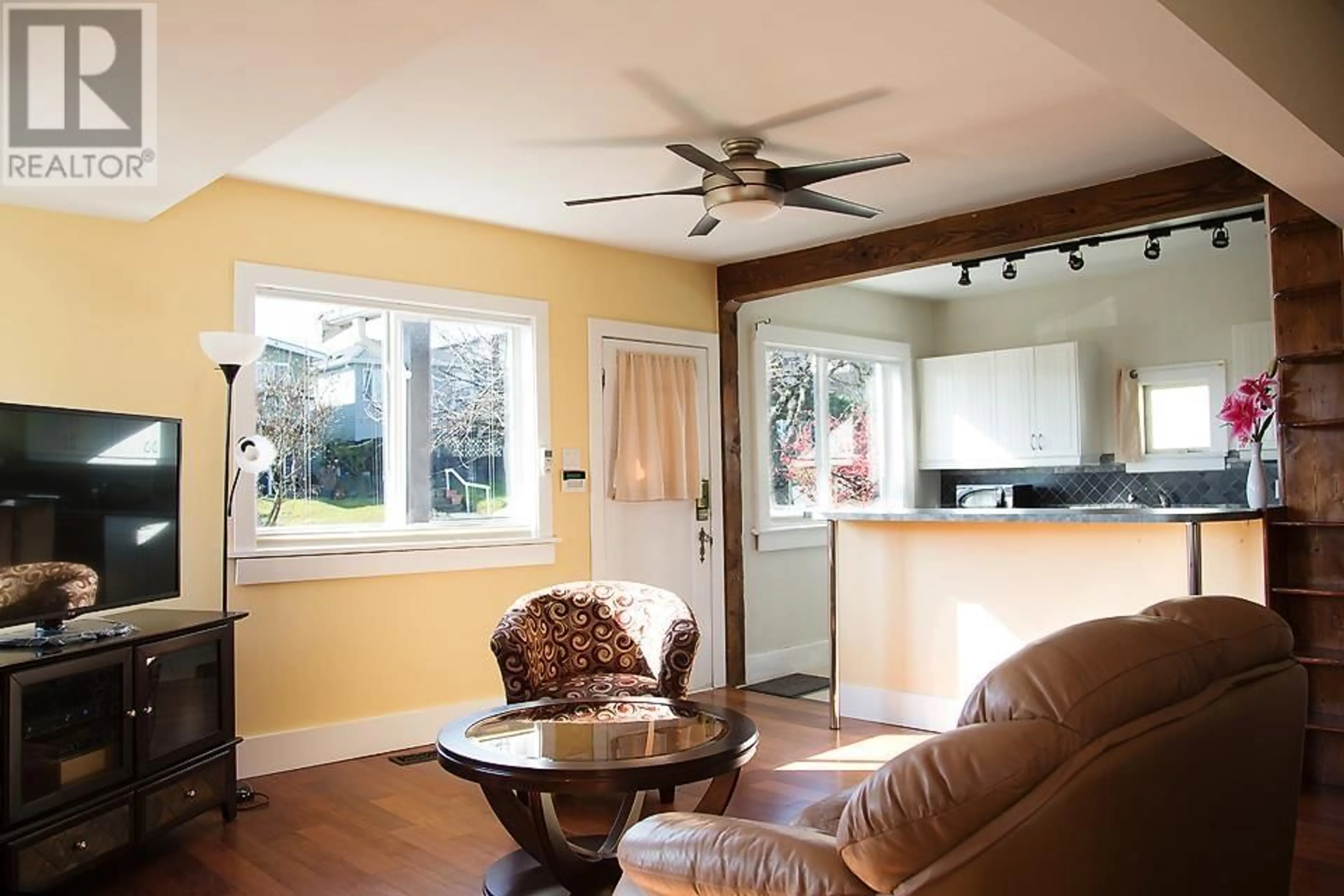 Living room, wood floors for 1651 E 34TH AVENUE, Vancouver British Columbia V6P1A2