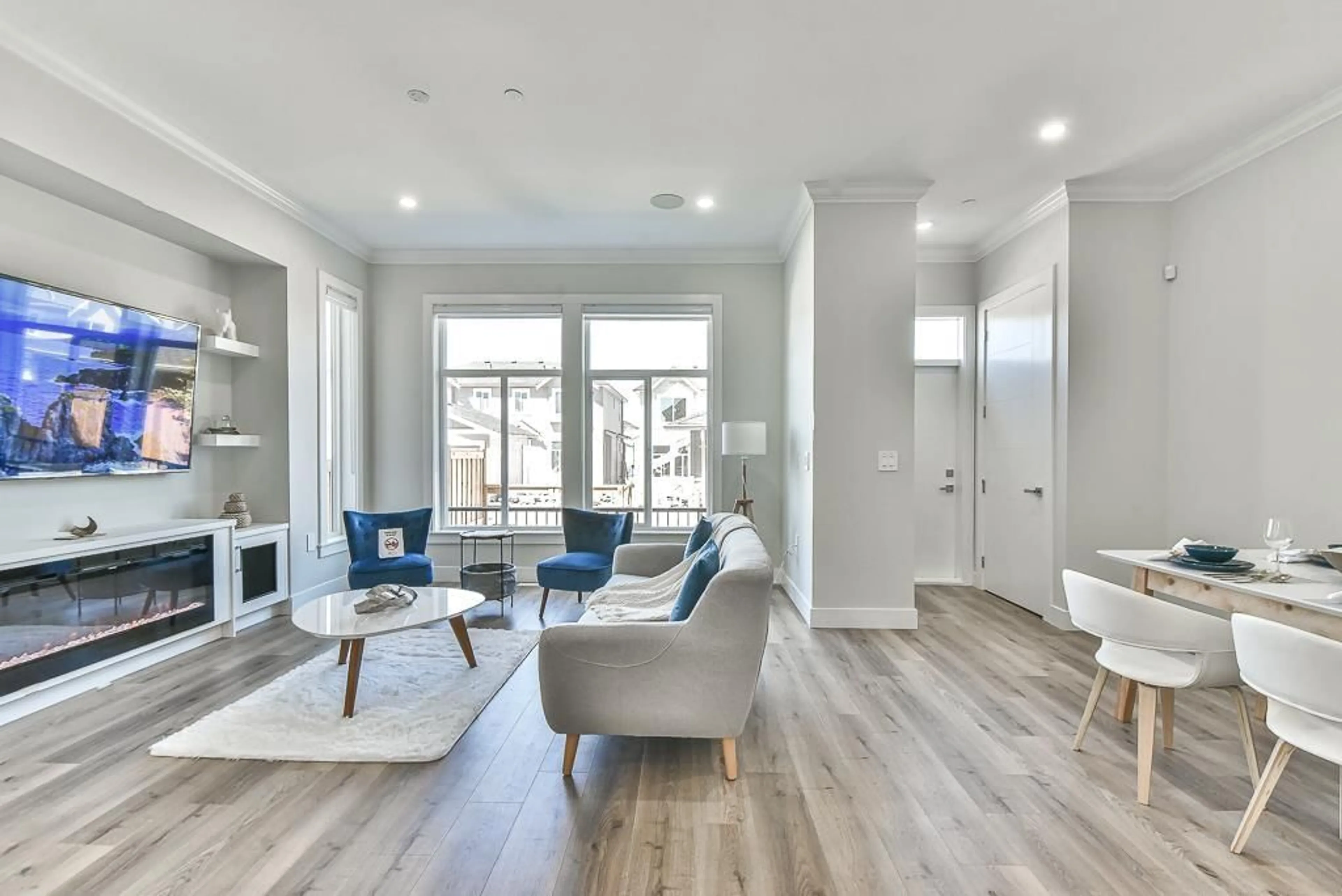 Living room, wood floors for 7416 196 STREET, Langley British Columbia V2Y3R7