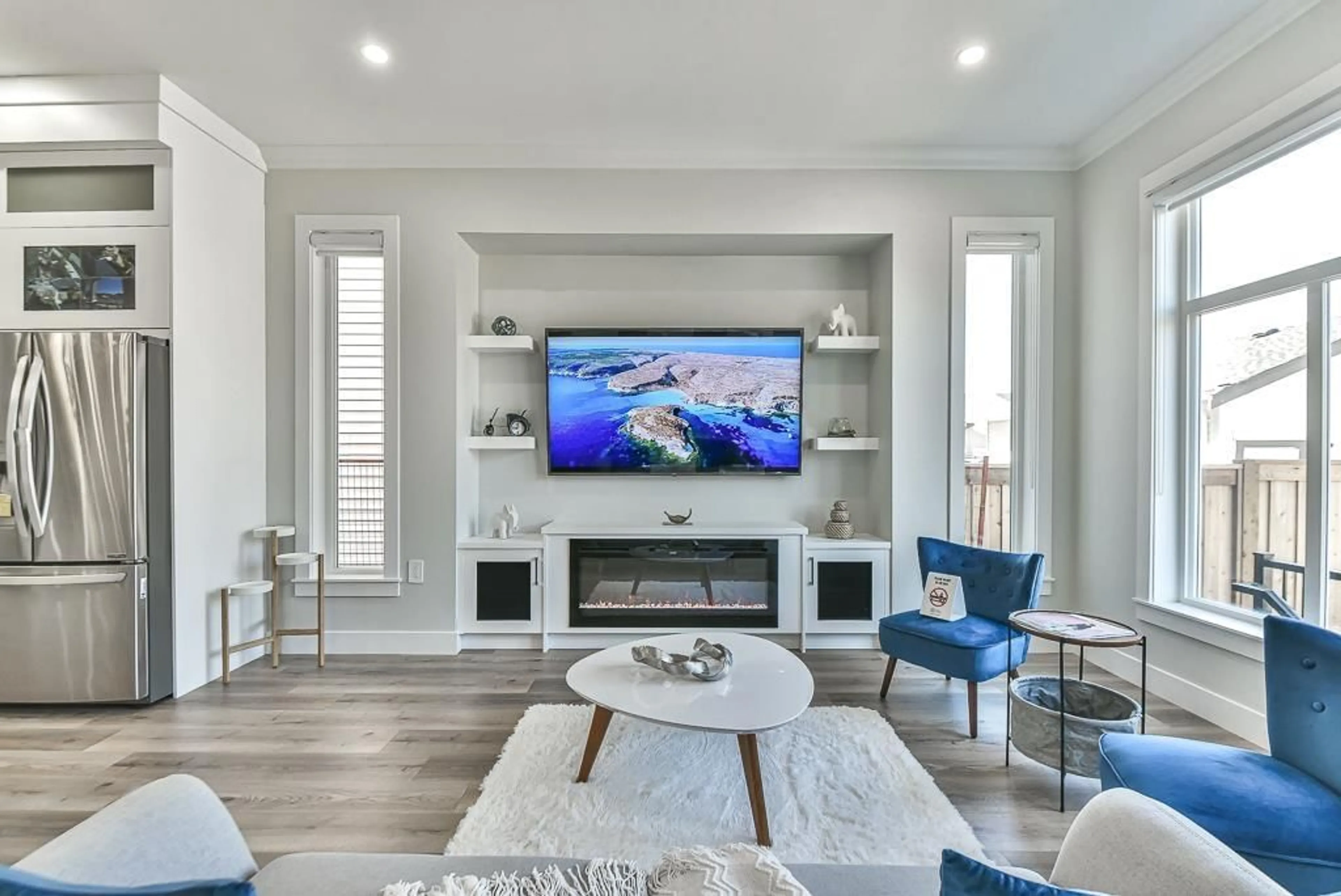 Living room, wood floors for 7416 196 STREET, Langley British Columbia V2Y3R7