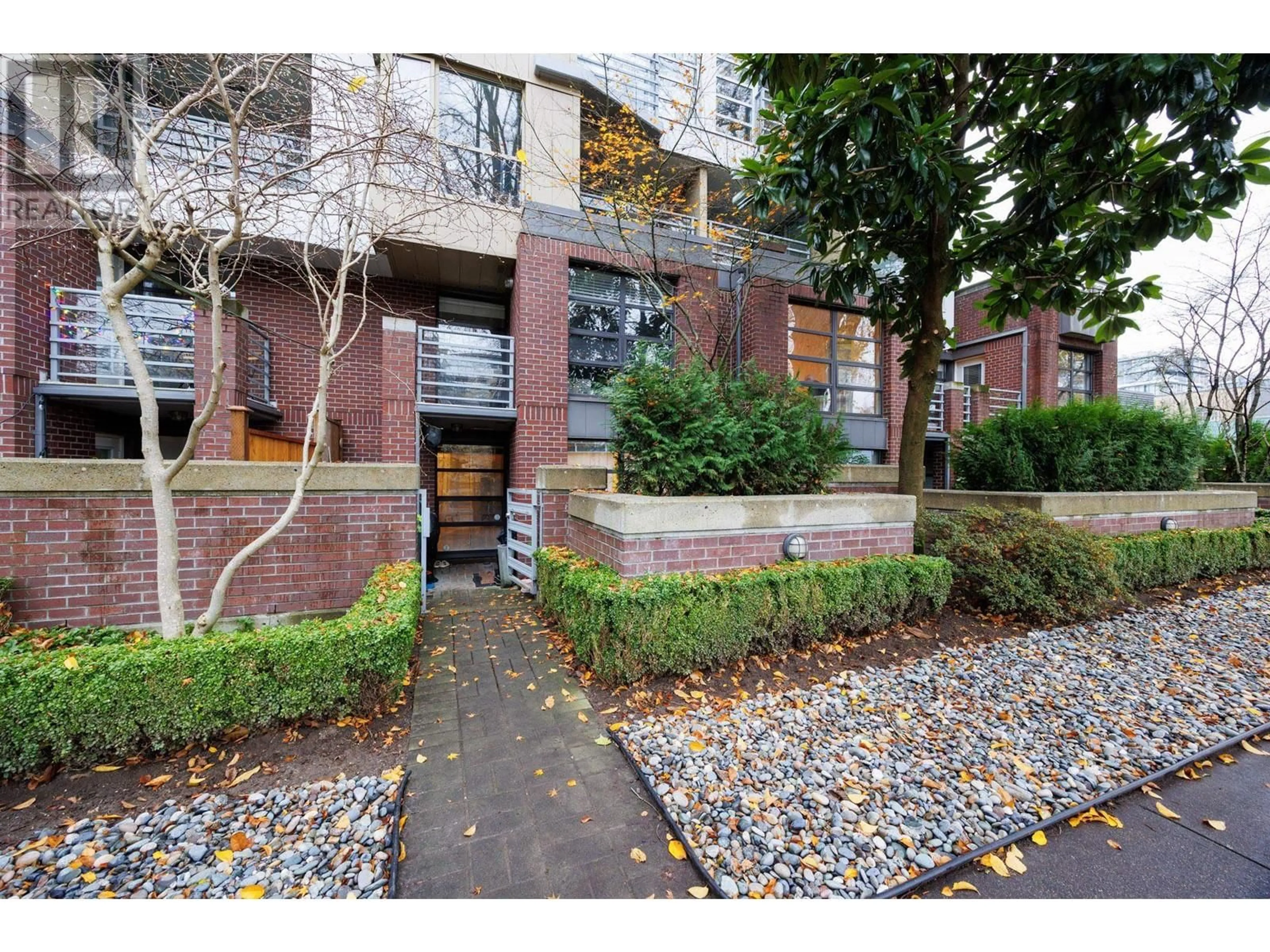 A pic from exterior of the house or condo, the street view for 106 2137 W 10TH AVENUE, Vancouver British Columbia V6K4W4