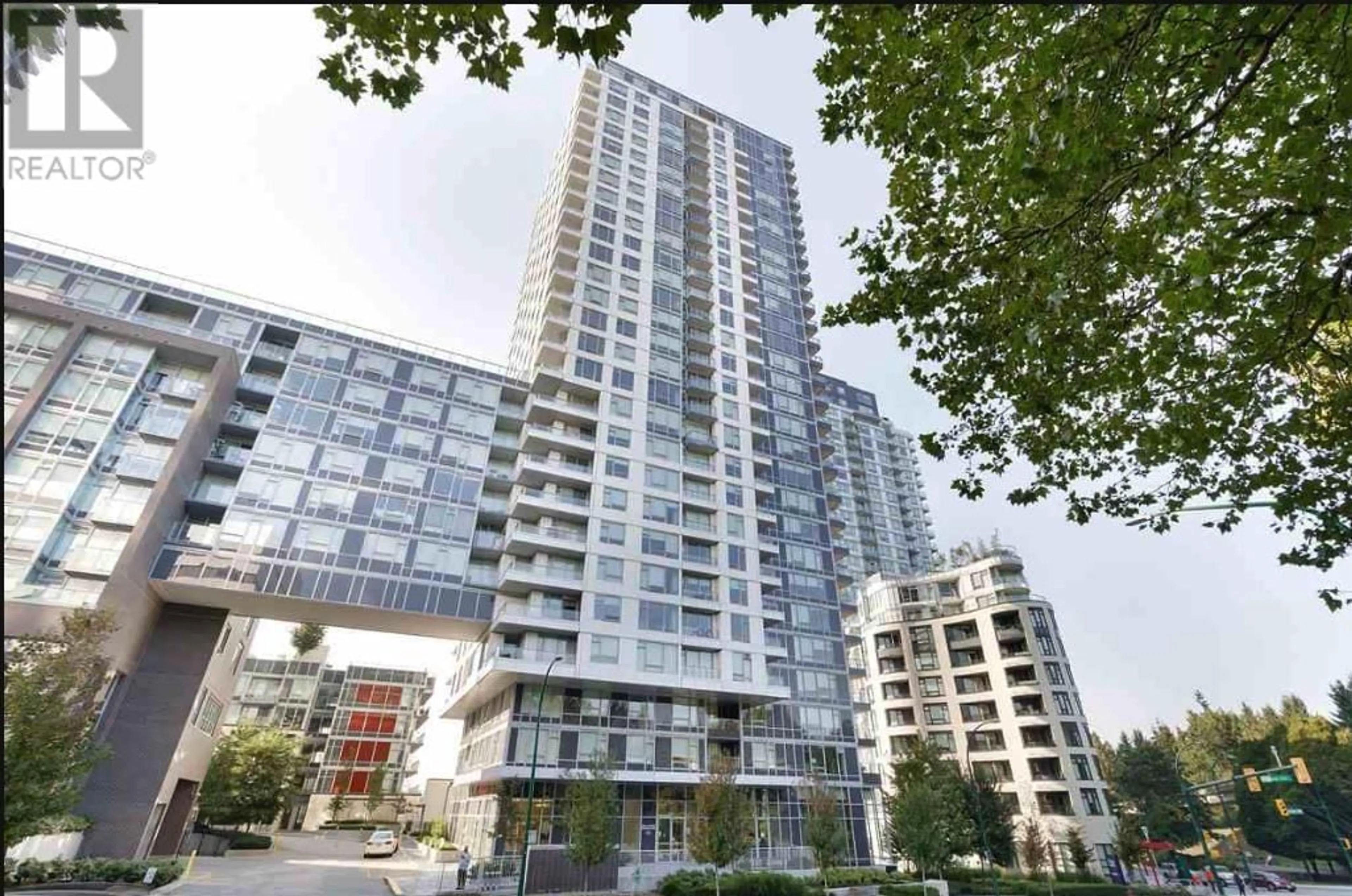 A pic from exterior of the house or condo, the street view for 1607 5515 BOUNDARY ROAD, Vancouver British Columbia V5R0E3