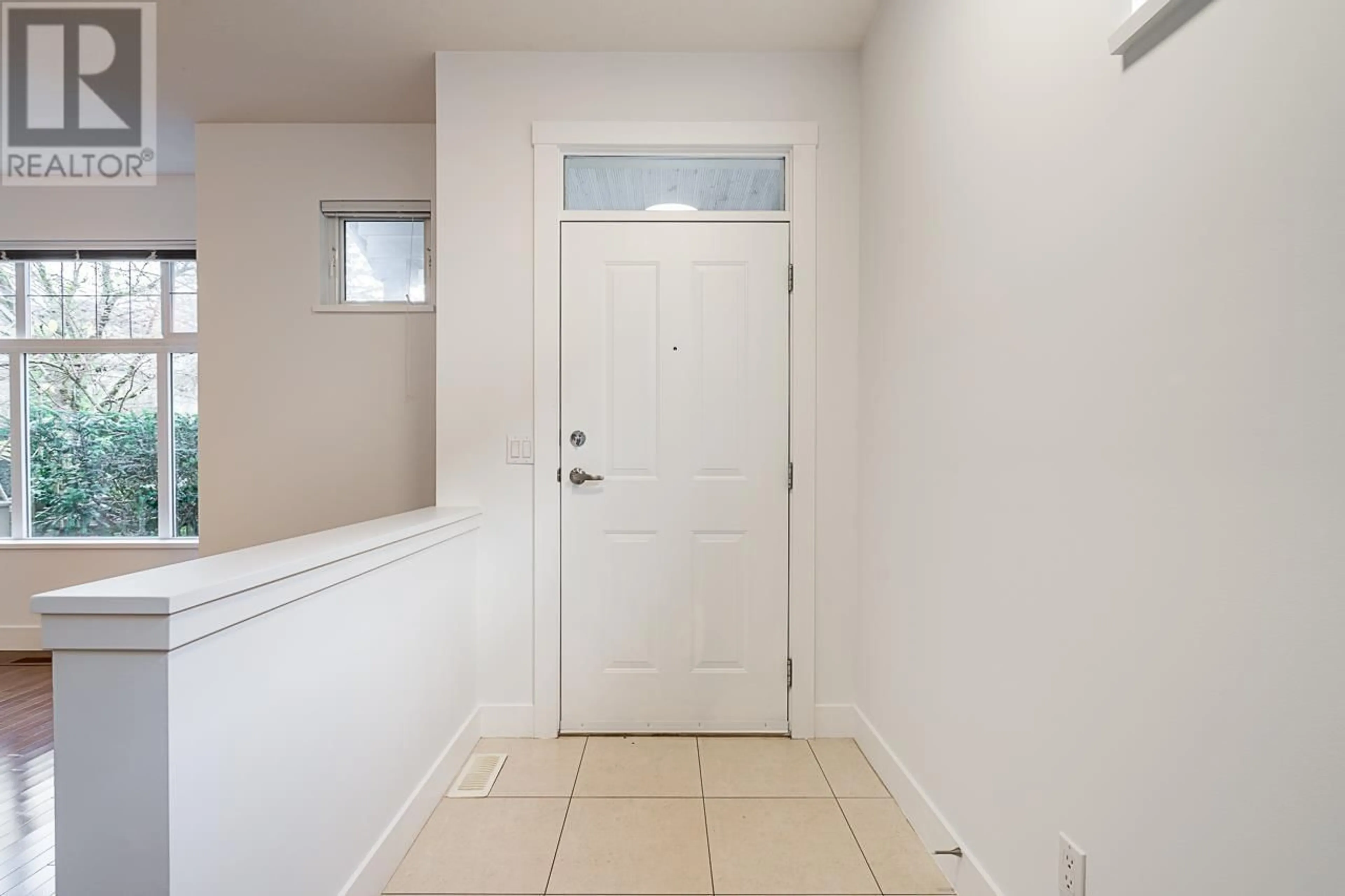 Indoor entryway, not visible floor for 980 W 58TH AVENUE, Vancouver British Columbia V6P6Y3