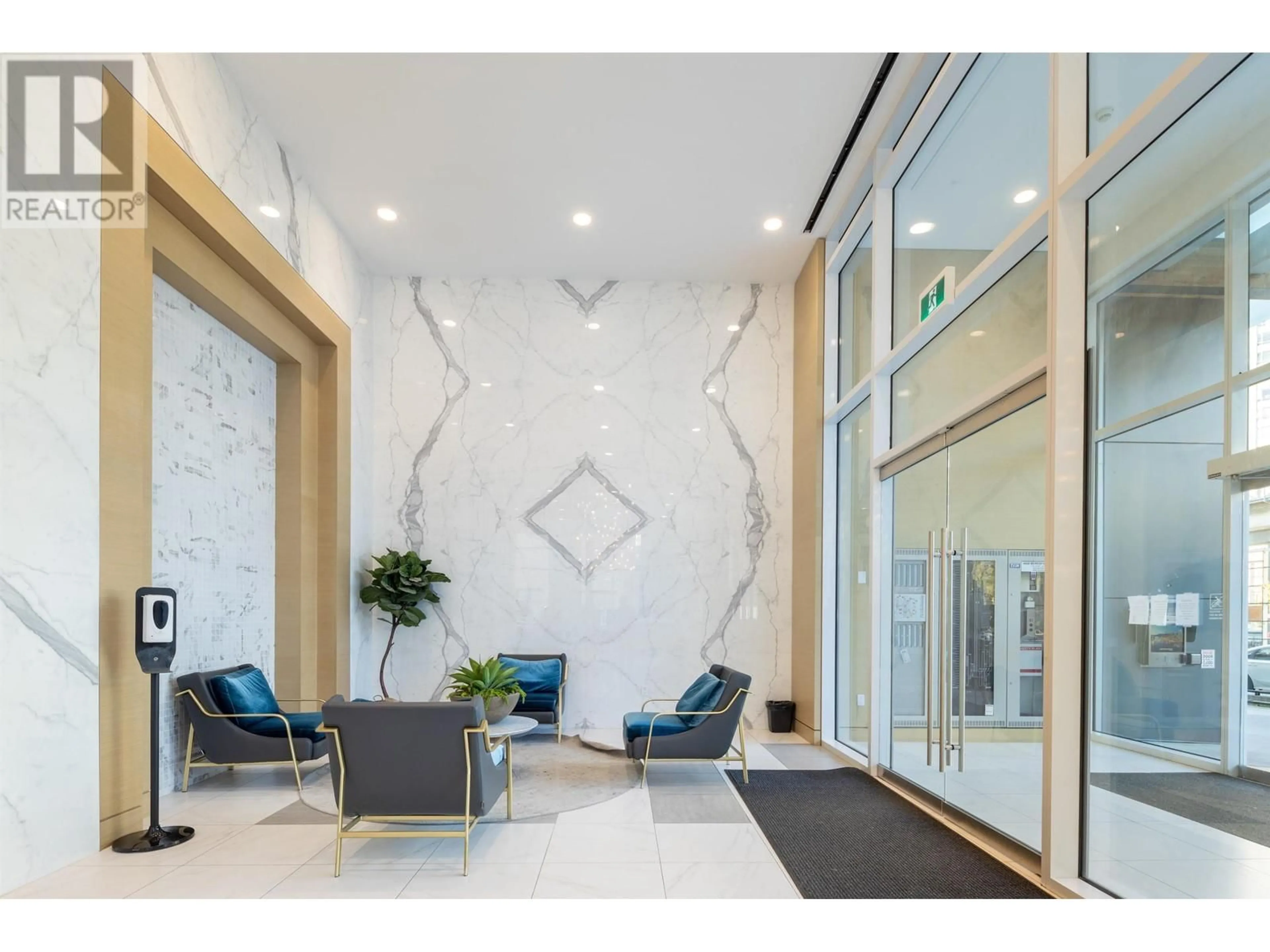 Indoor lobby, ceramic floors for 3703 4458 BERESFORD STREET, Burnaby British Columbia V5H0J1