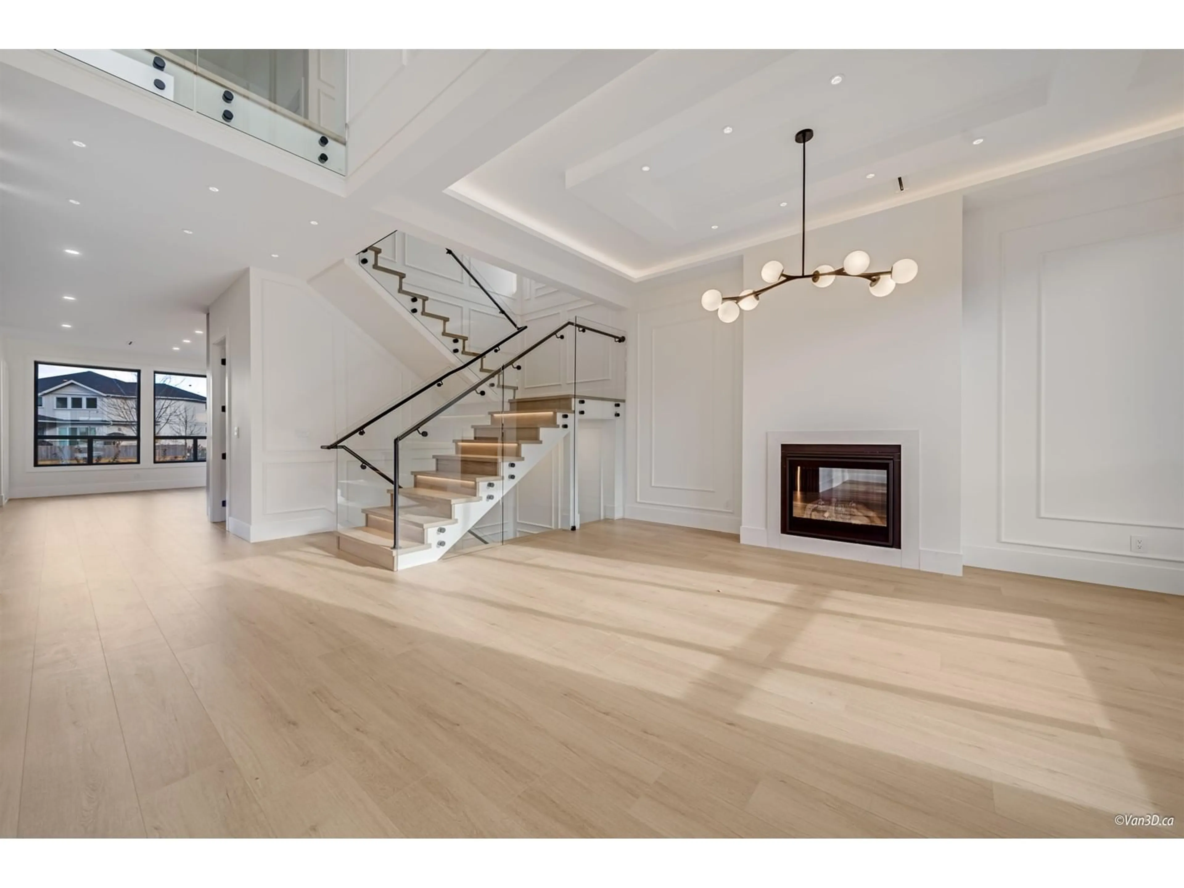 Indoor foyer, wood floors for 19727 31B AVENUE, Langley British Columbia V2Z0B2