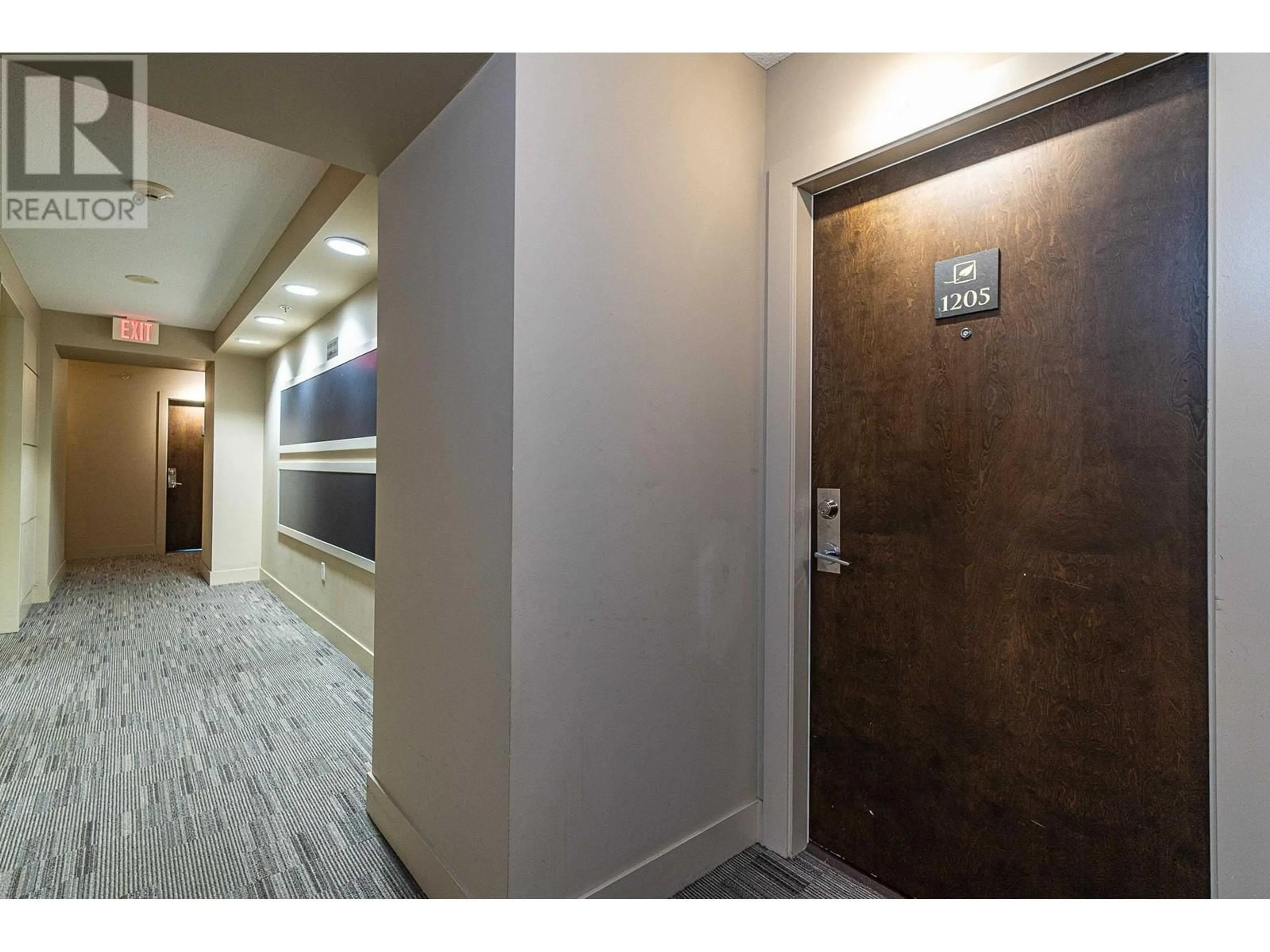 Indoor foyer, wood floors for 1205 4888 BRENTWOOD DRIVE, Burnaby British Columbia V5C0C6