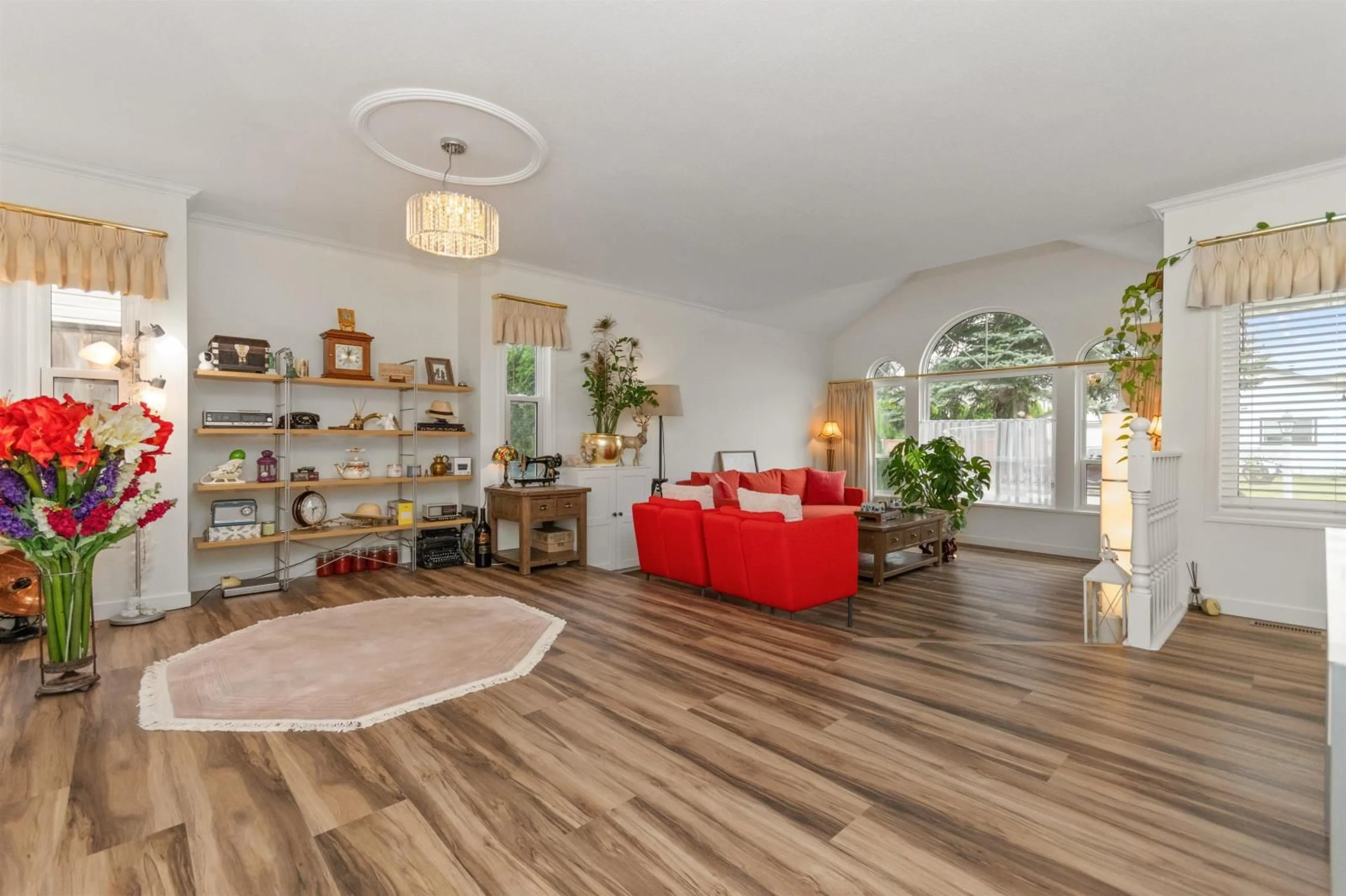 Living room, wood floors for 7265 MEADOWLARK STREET|Sardis West Vedde, Chilliwack British Columbia V2R2X1