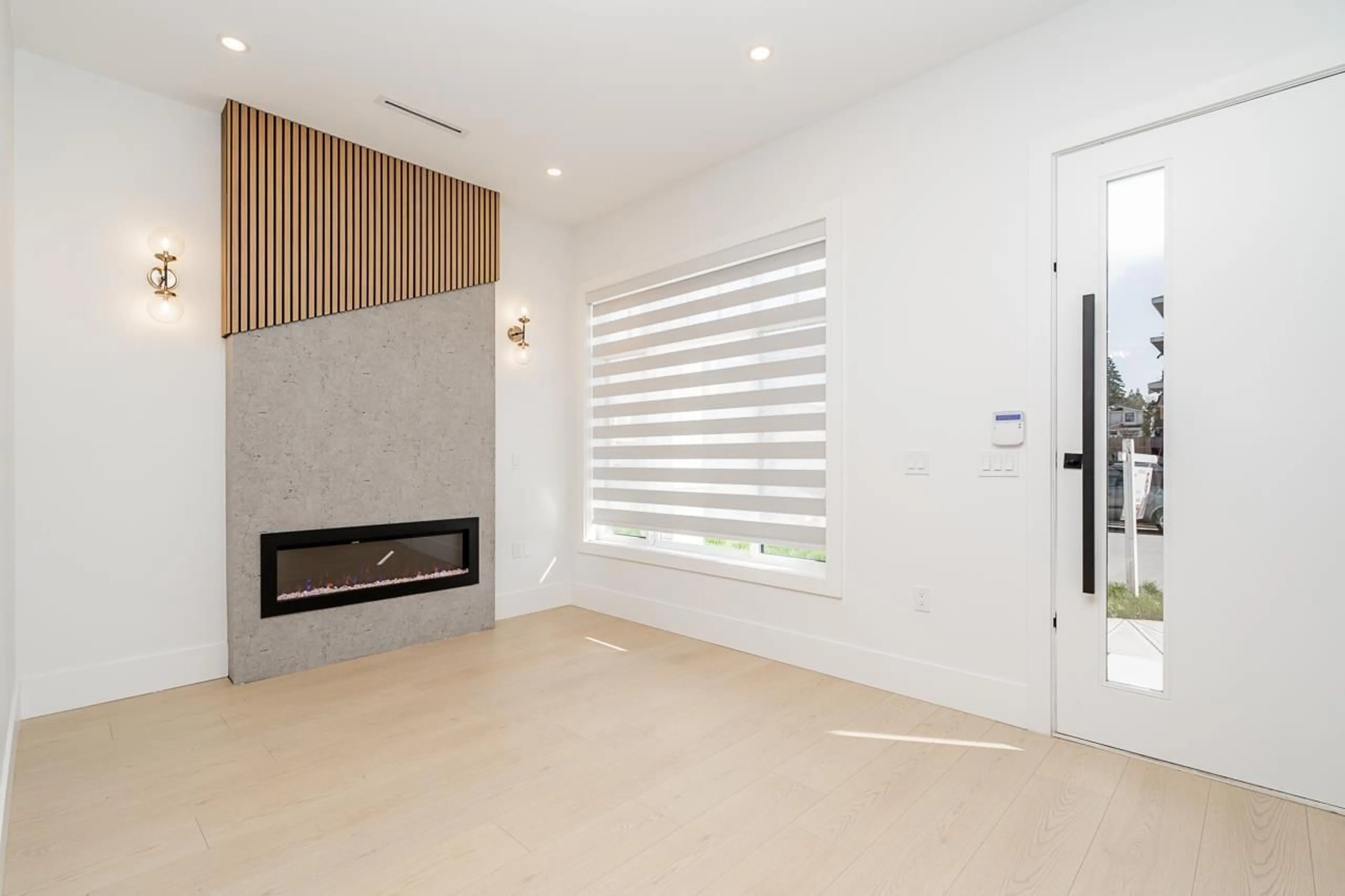 Indoor foyer, wood floors for 20513 75A AVENUE, Langley British Columbia V2Y1V5