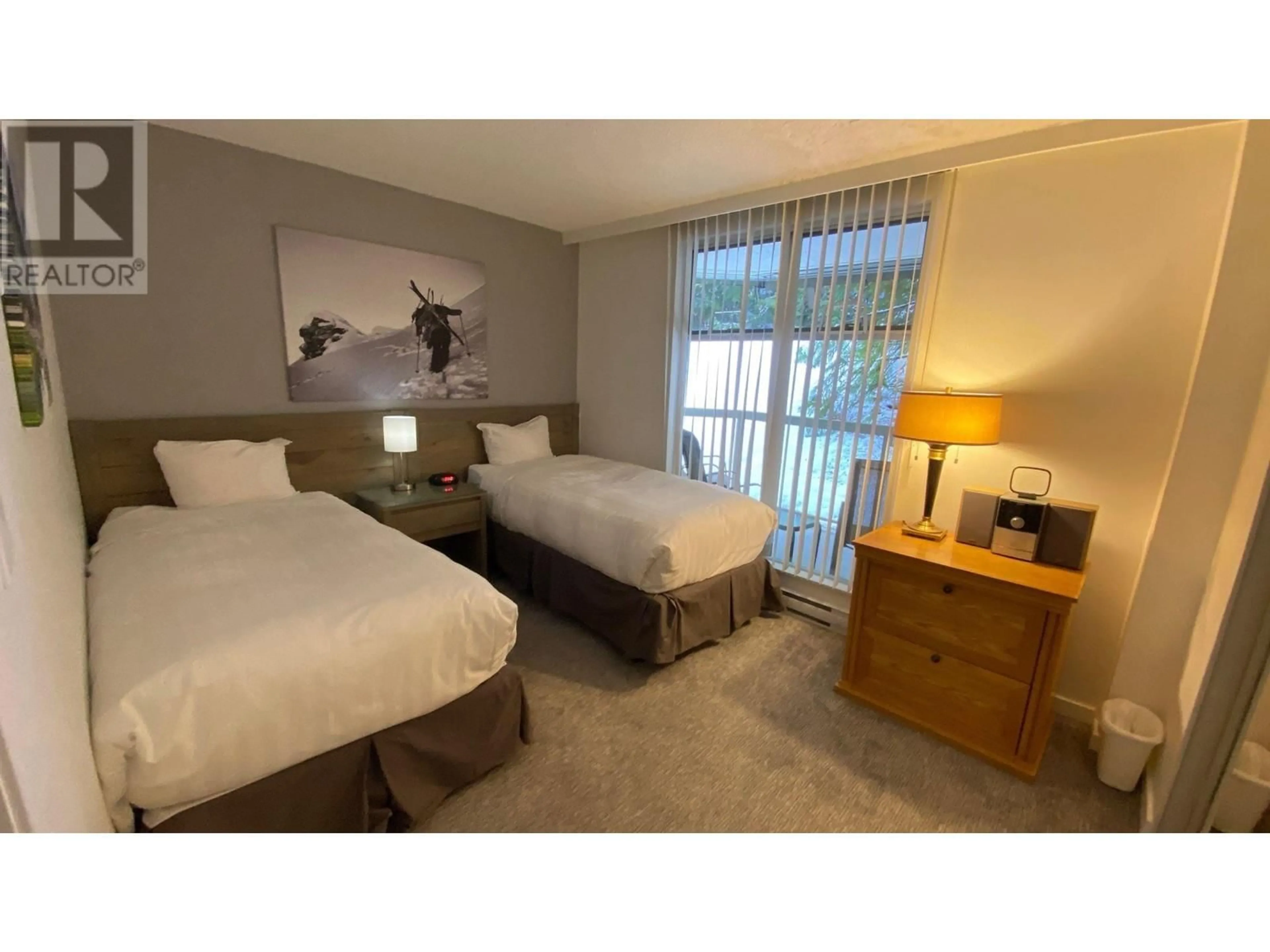 A pic of a room for 220 4910 SPEARHEAD PLACE, Whistler British Columbia V8E1E7