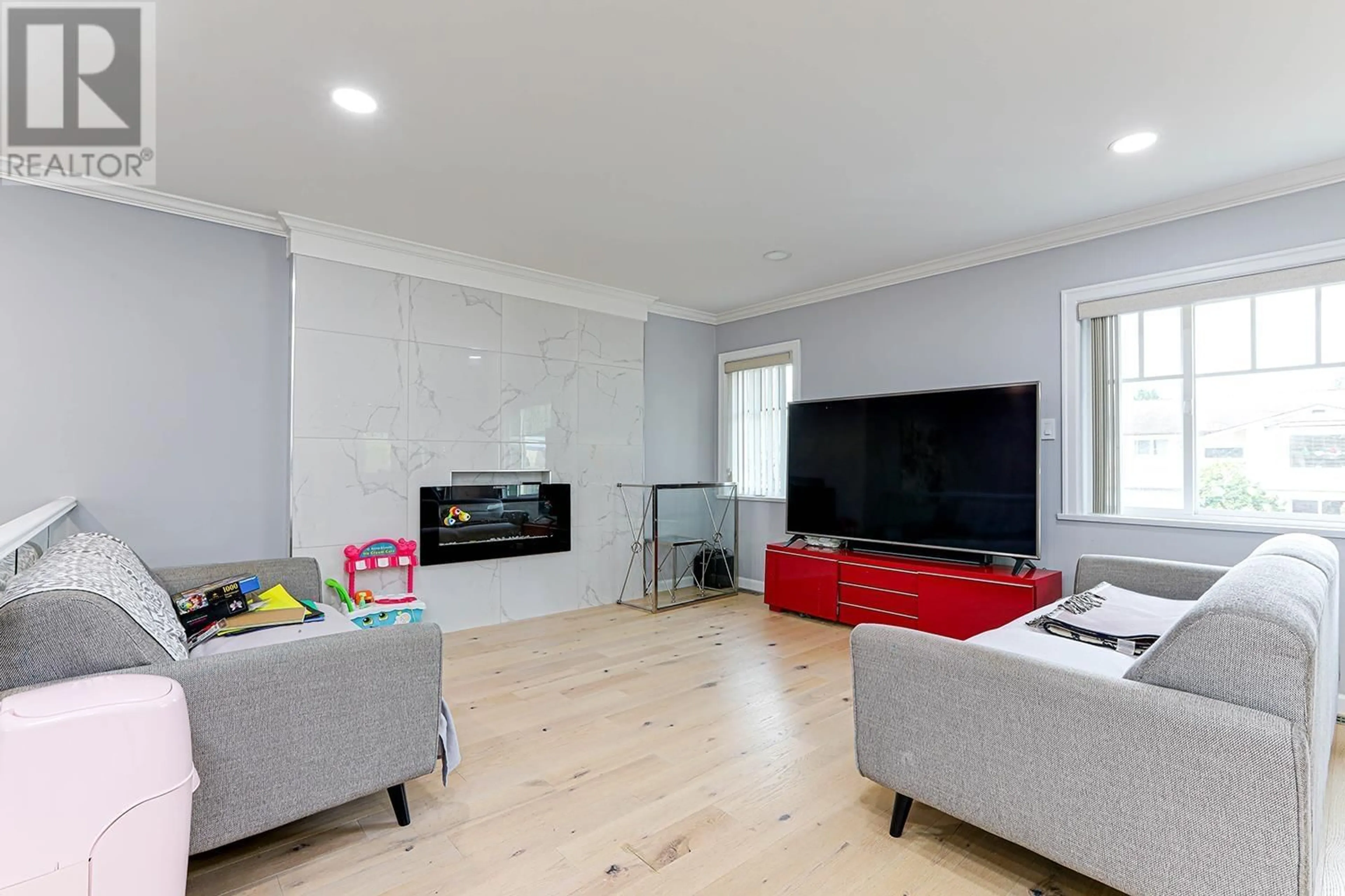 Living room, wood floors for 1257 NESTOR STREET, Coquitlam British Columbia V3E1H4