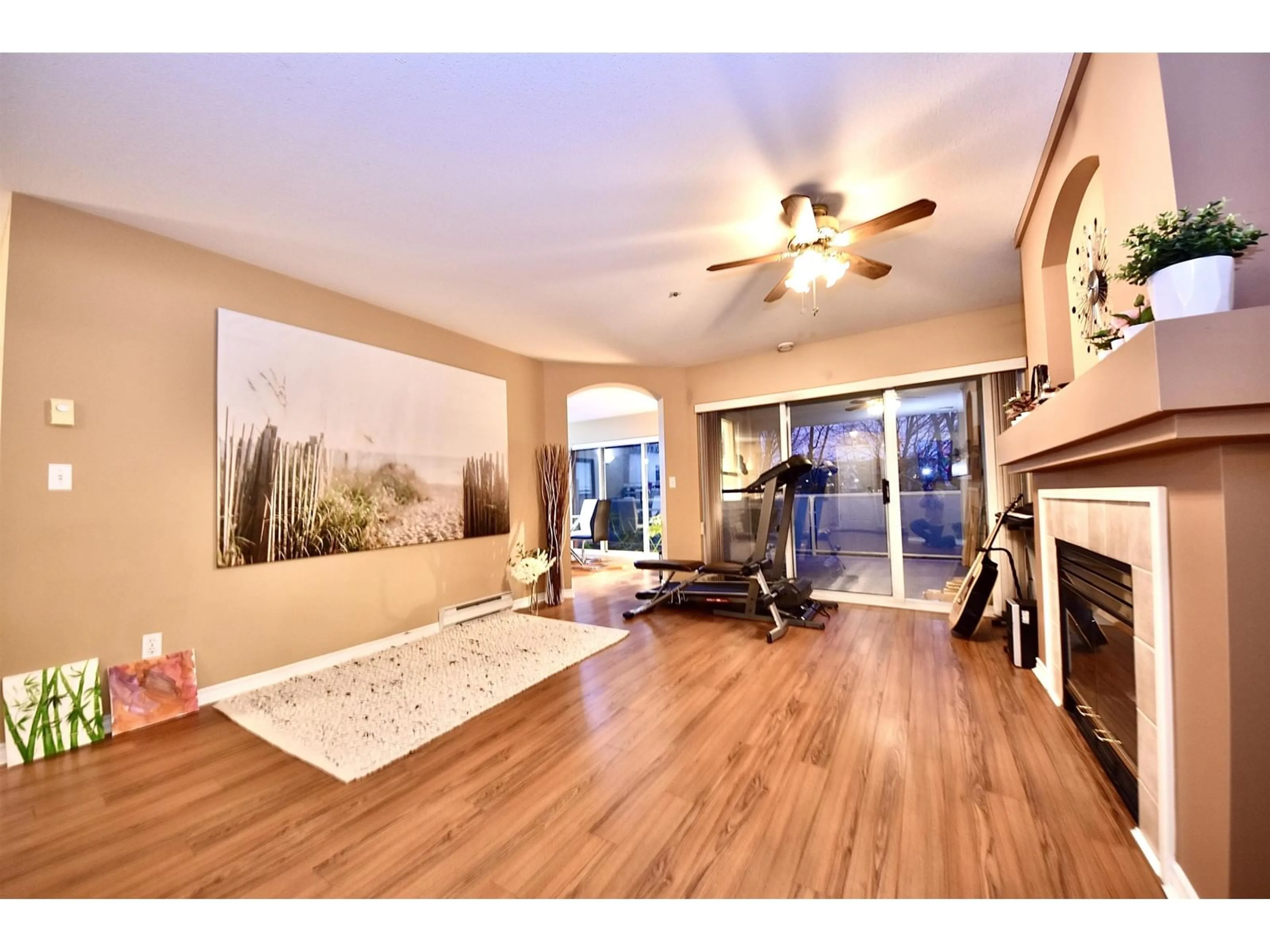 Indoor entryway, wood floors for 103 20145 55A AVENUE, Langley British Columbia V3A8L6