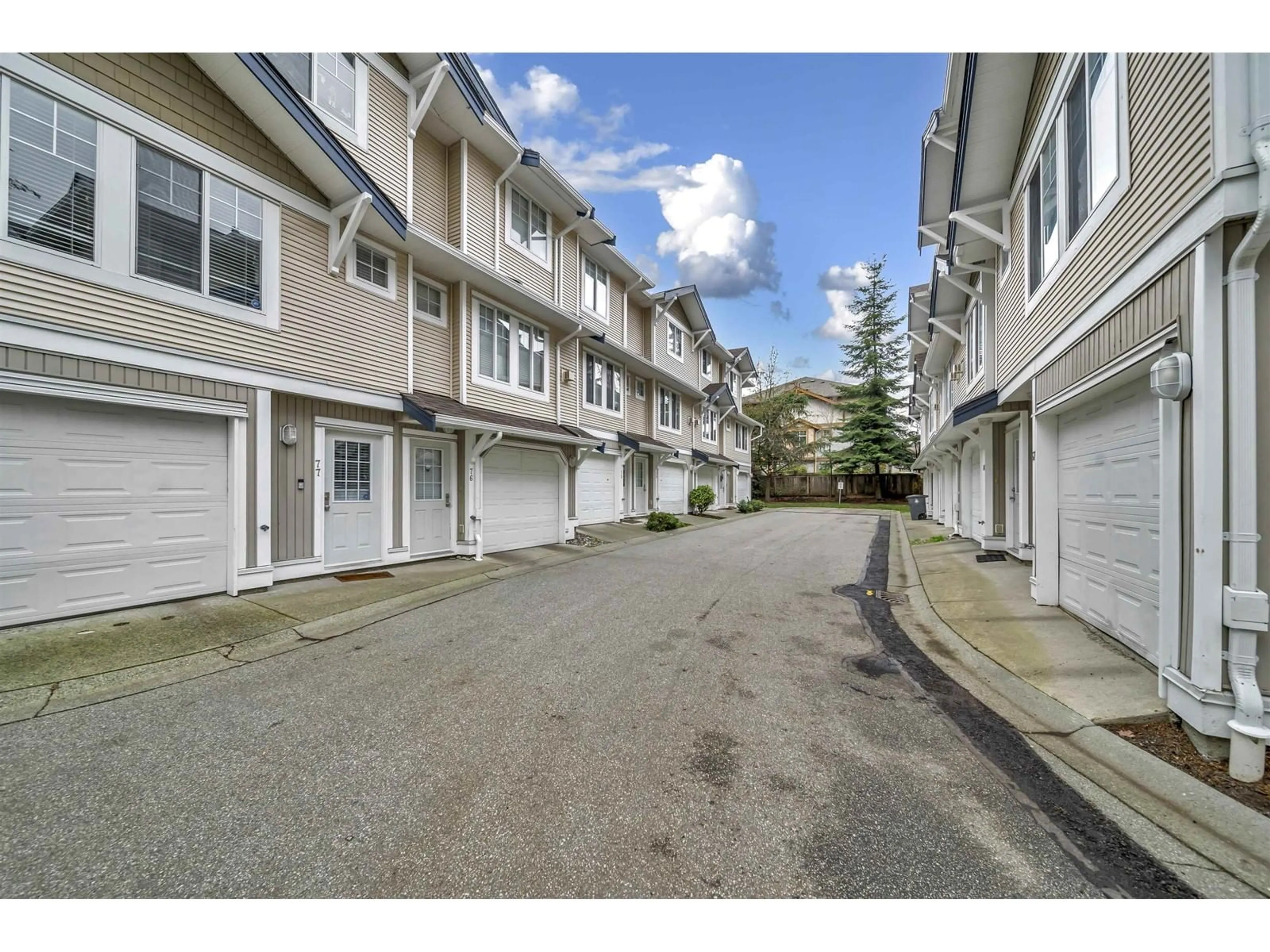 A pic from exterior of the house or condo, the street view for 75 6533 121 STREET, Surrey British Columbia V3W1M5