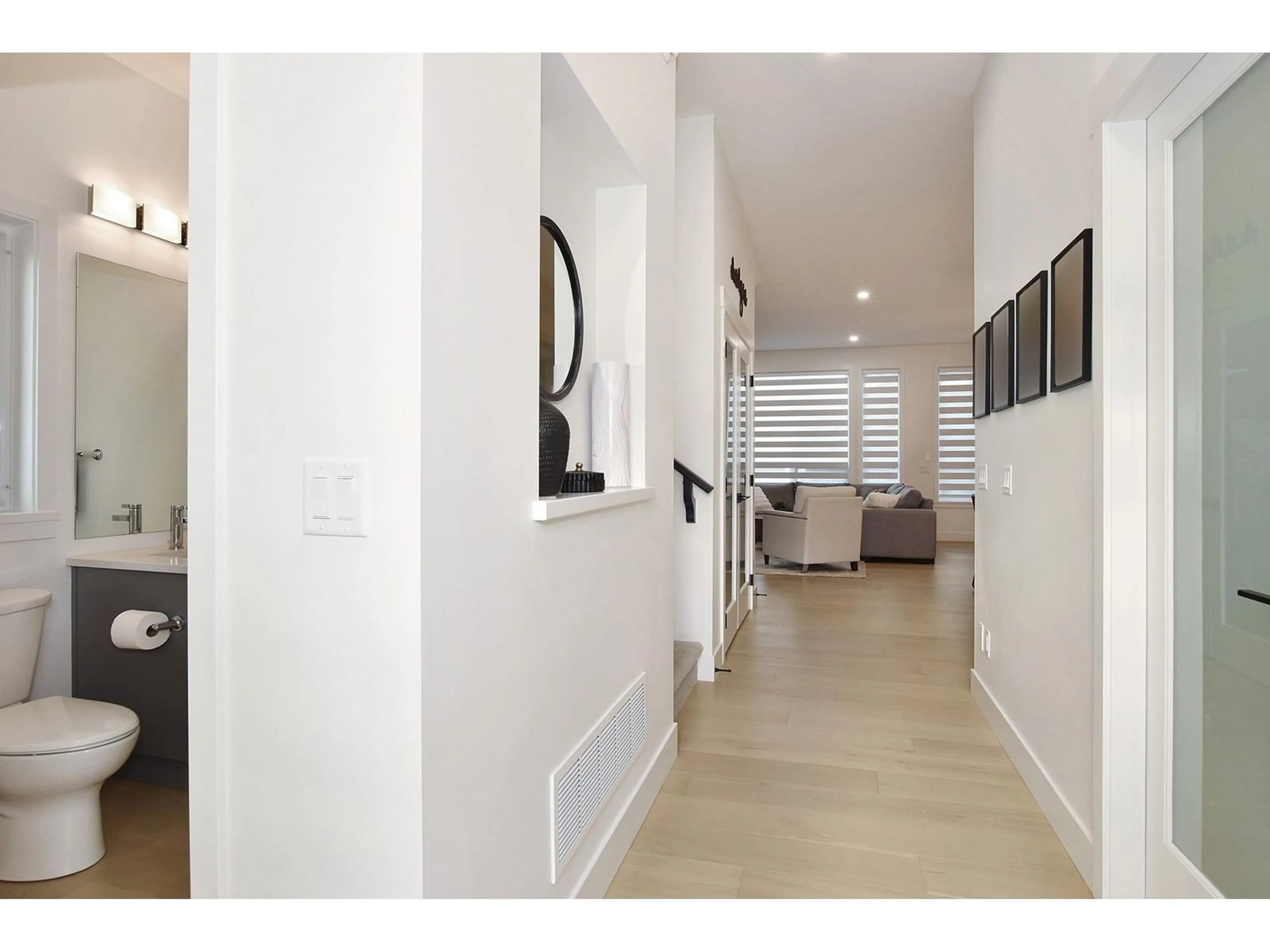 Indoor foyer, wood floors for 20541 77B AVENUE, Langley British Columbia V2Y4K3