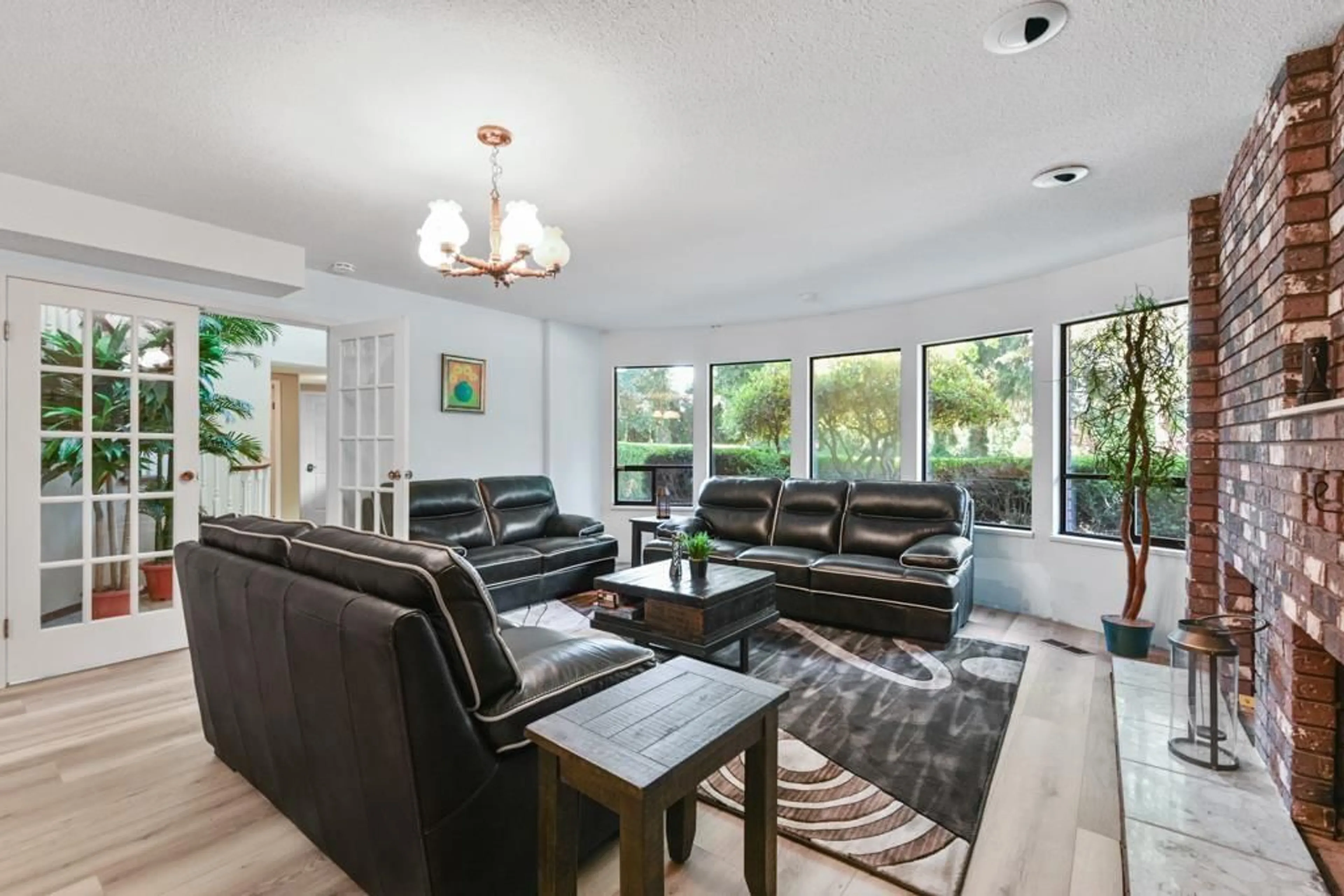 Living room, wood floors for 21480 18 AVENUE, Langley British Columbia V2Z2G1