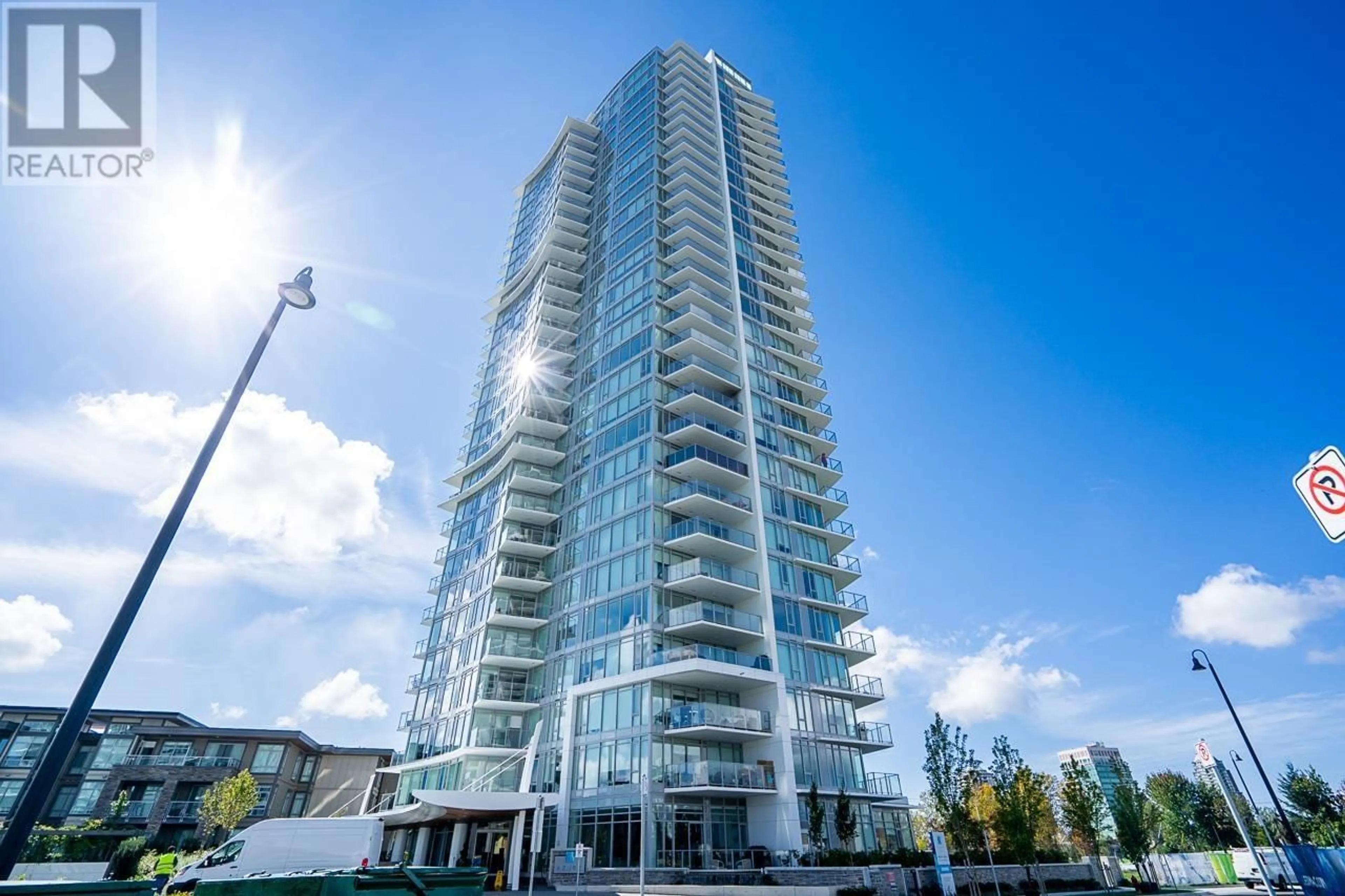 A pic from exterior of the house or condo, the front or back of building for 402 7683 PARK CRESCENT, Burnaby British Columbia V3N0J4