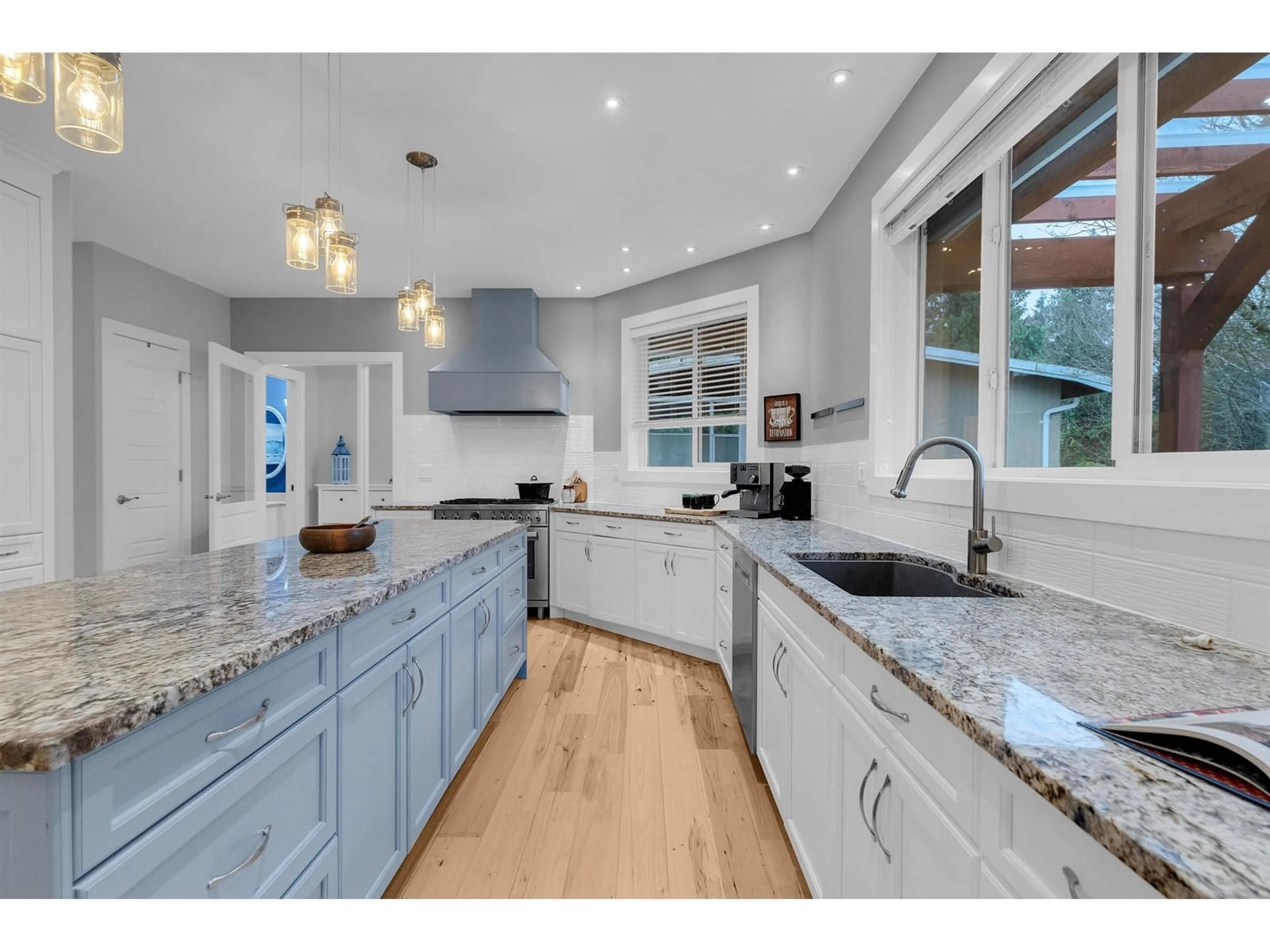 Open concept kitchen for 10953 RIVER ROAD, Delta British Columbia V4C2R8